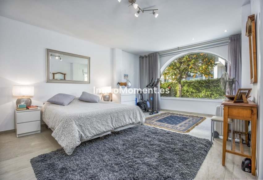 Resale - Detached villa - Marbella - Nueva Andalucía