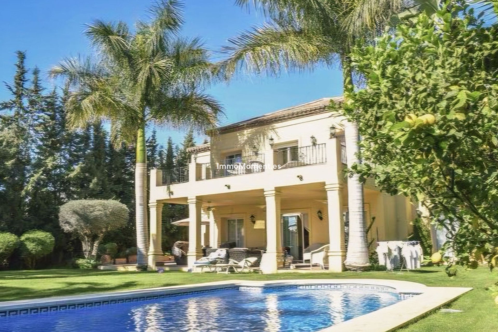 Resale - Detached villa - Marbella - Nueva Andalucía