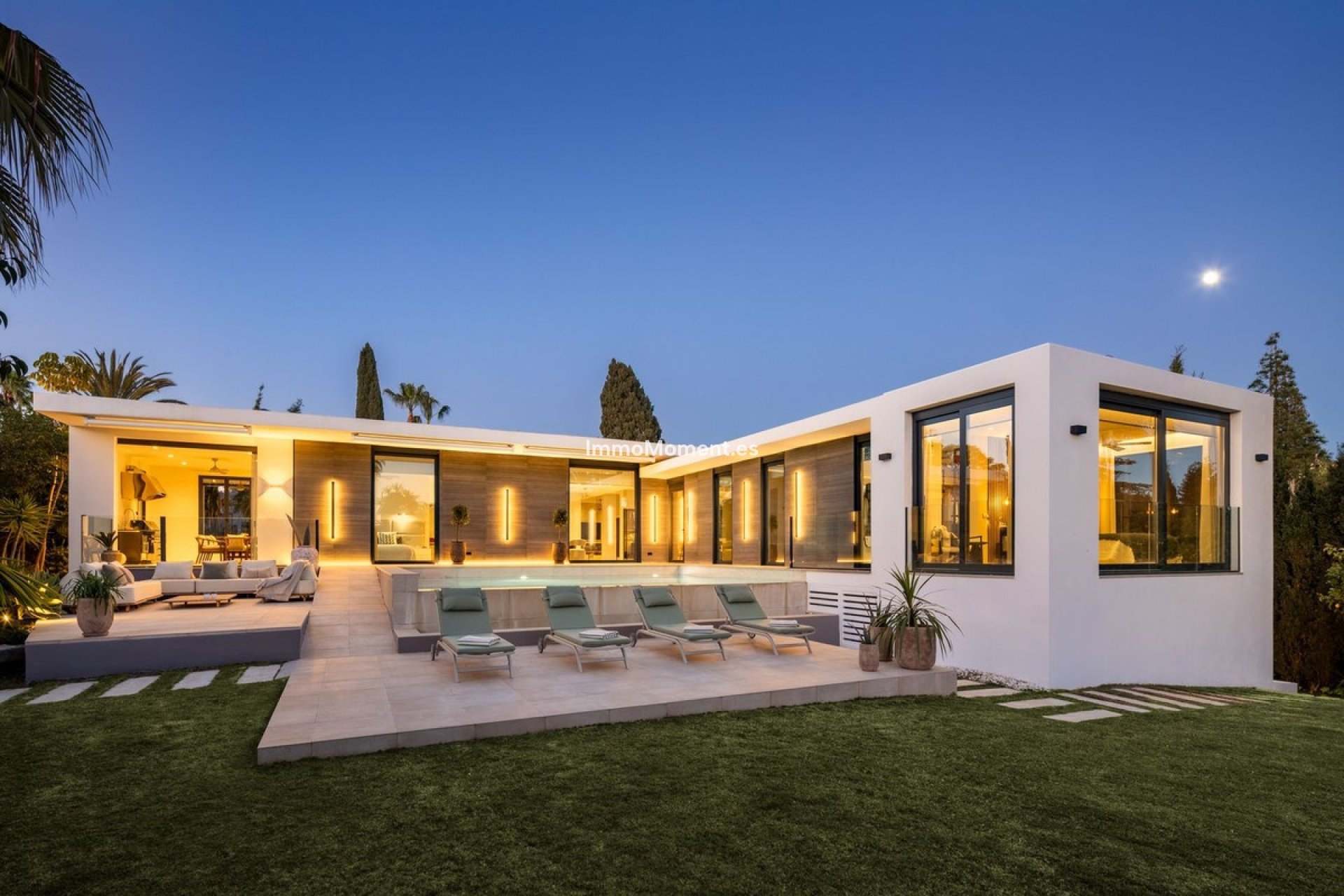 Resale - Detached villa - Marbella - Nueva Andalucía