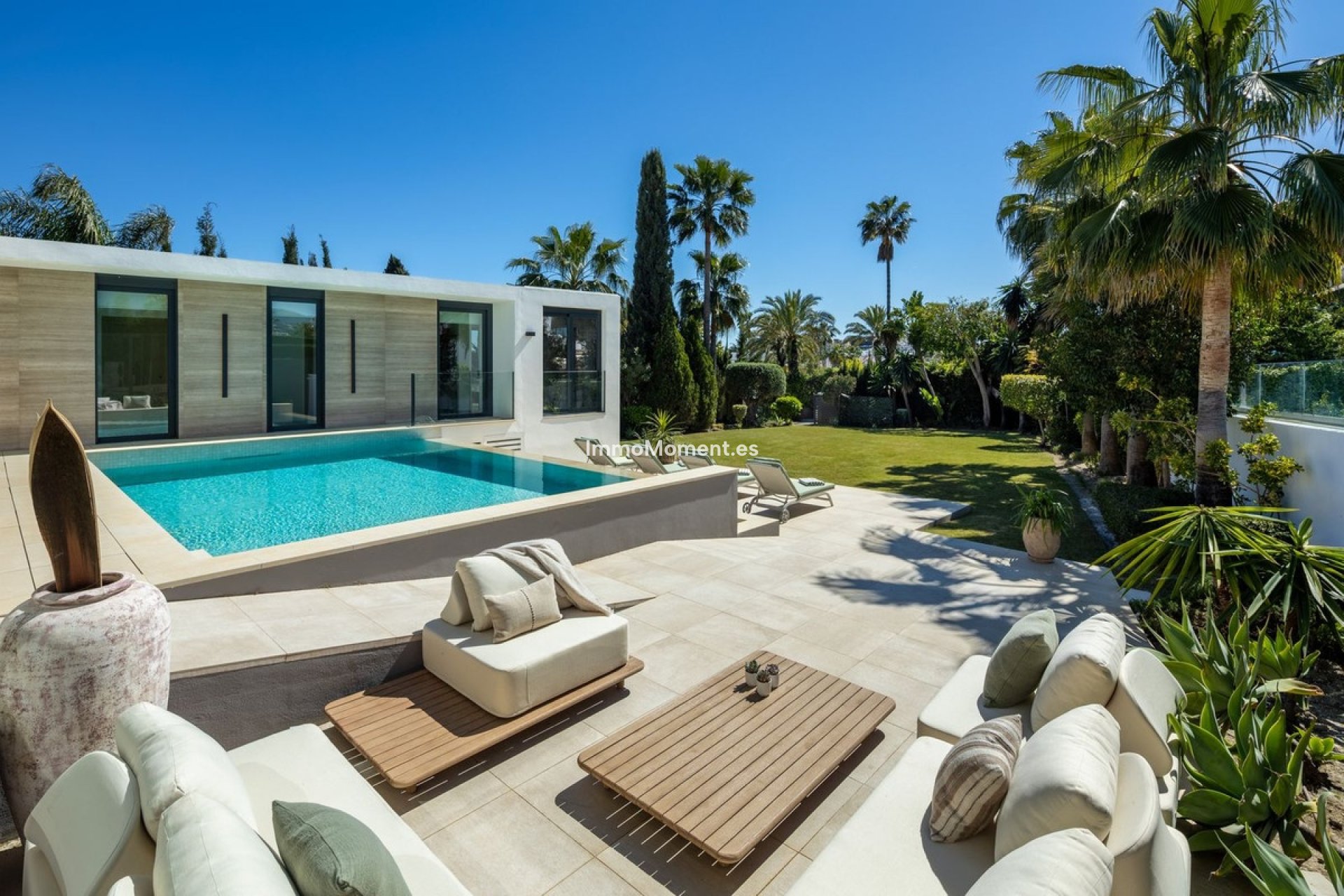 Resale - Detached villa - Marbella - Nueva Andalucía