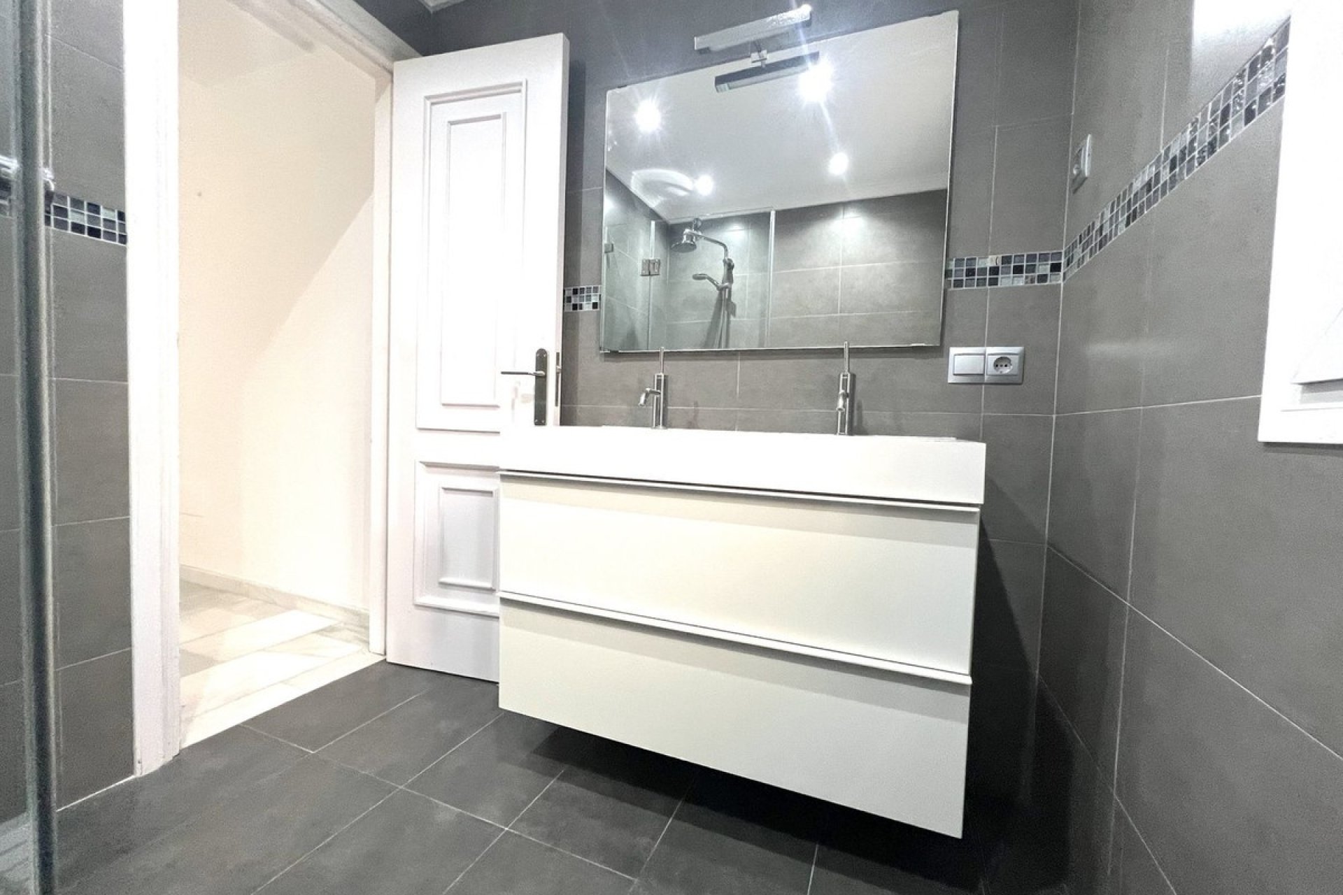 Resale - Detached villa - Marbella - Nueva Andalucía