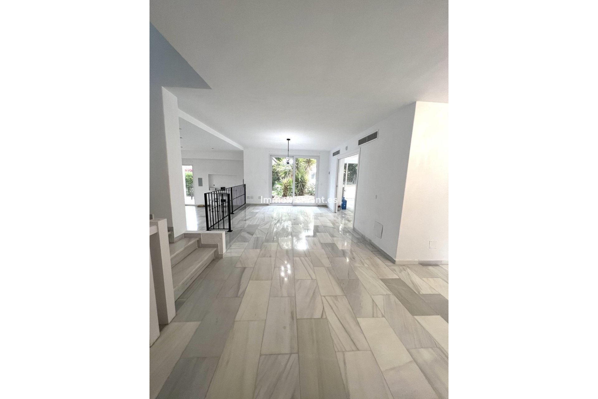 Resale - Detached villa - Marbella - Nueva Andalucía