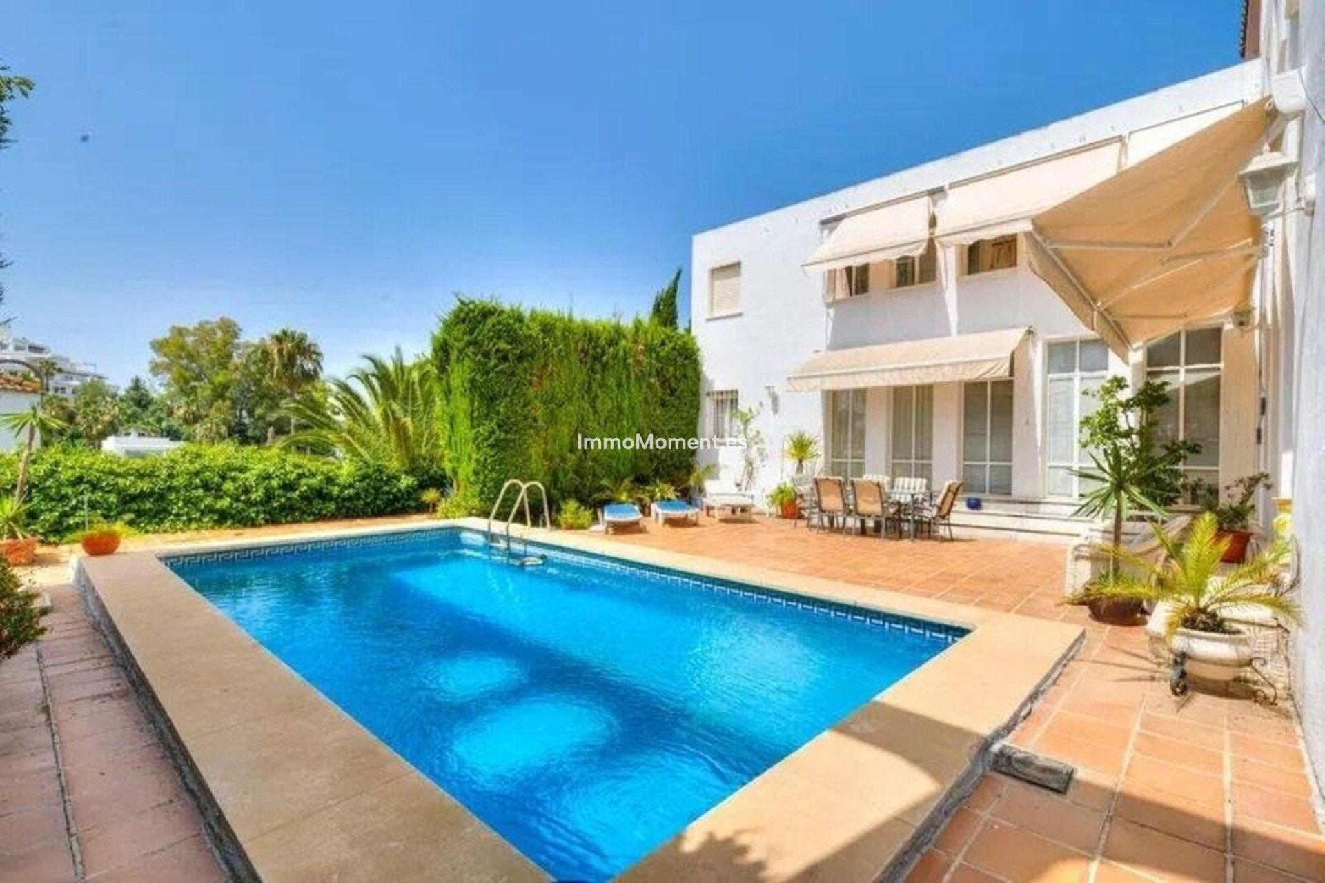 Resale - Detached villa - Marbella - Nueva Andalucía