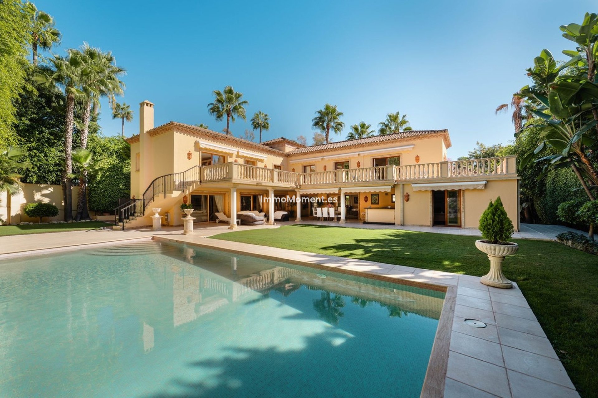 Resale - Detached villa - Marbella - Nueva Andalucía