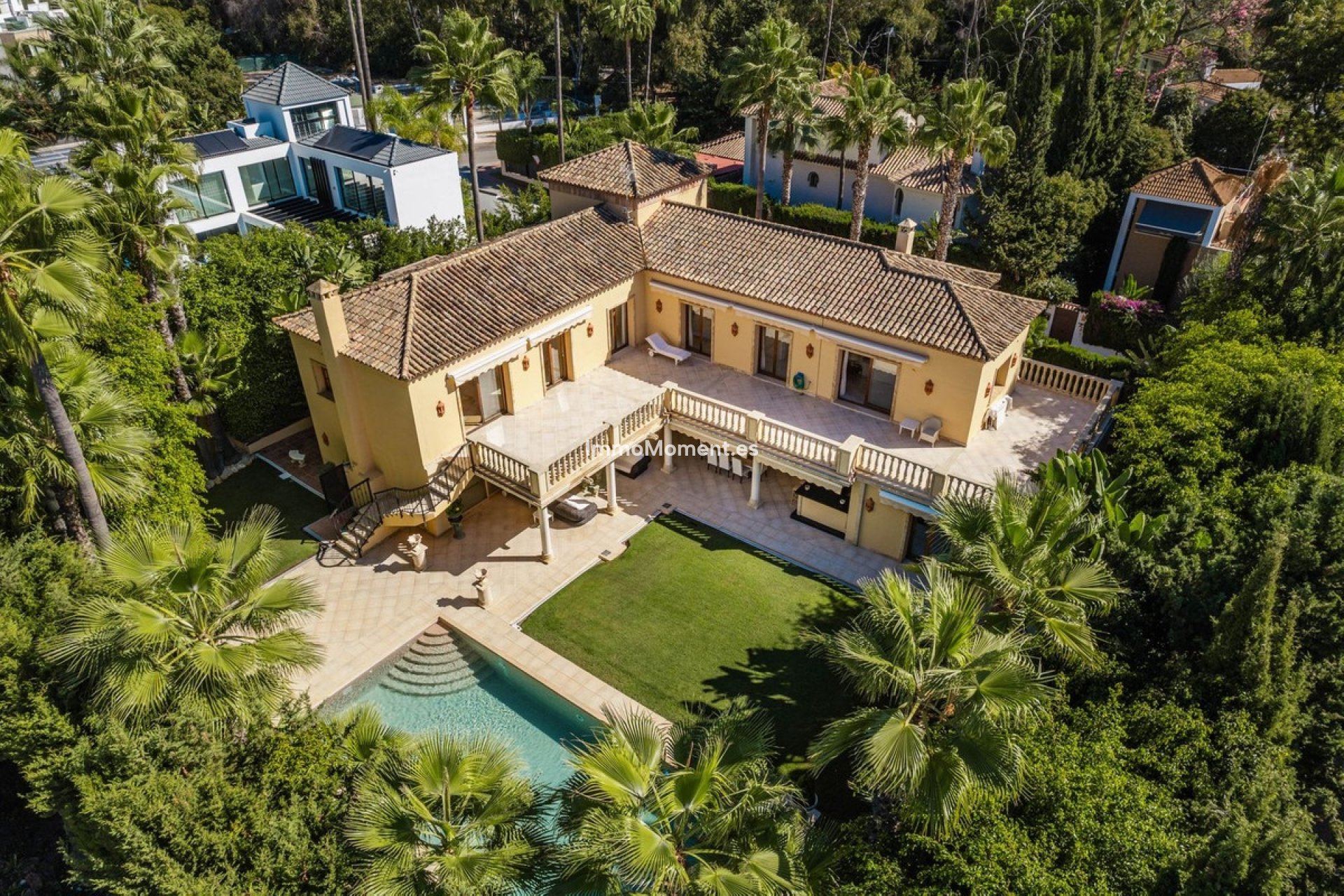 Resale - Detached villa - Marbella - Nueva Andalucía