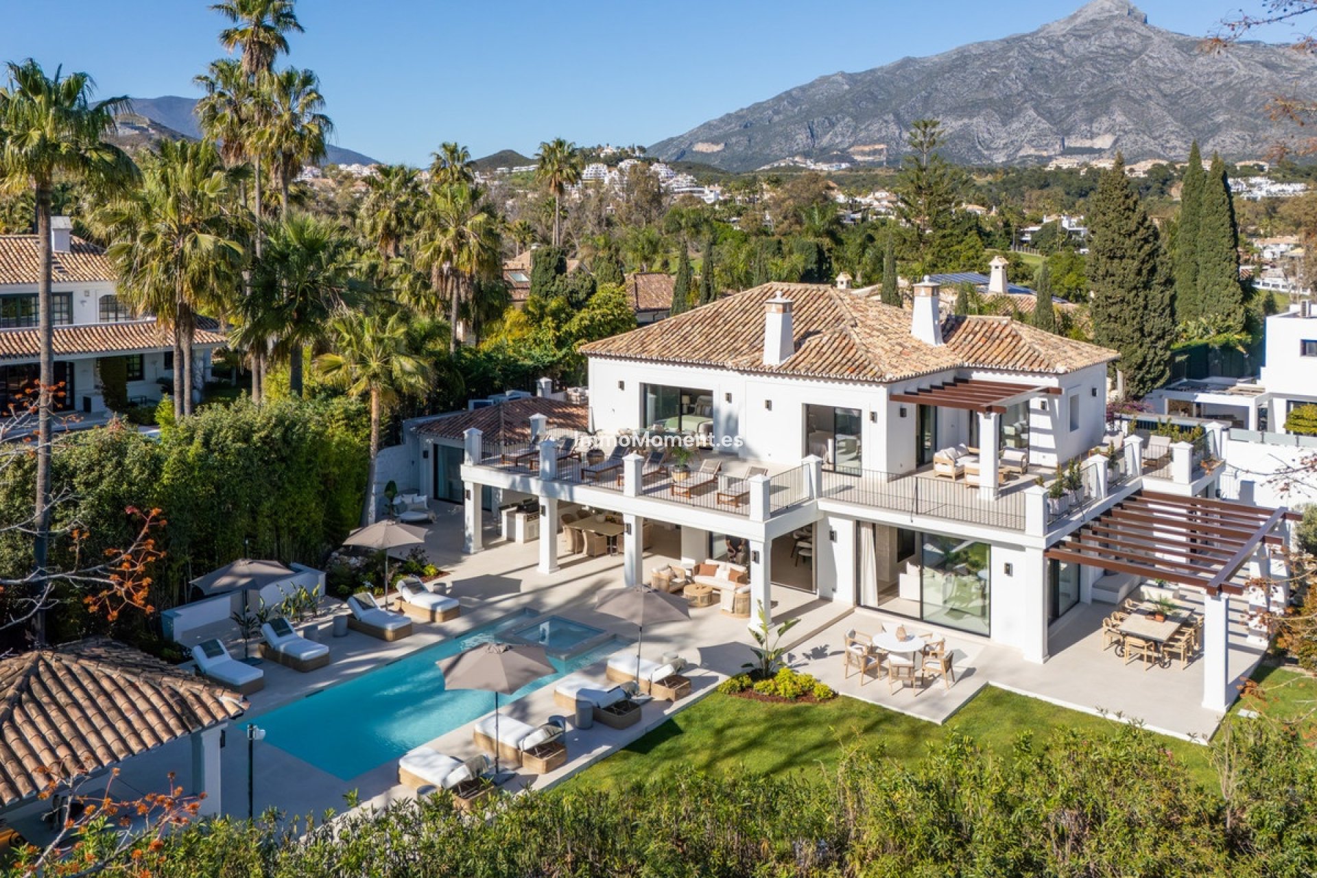 Resale - Detached villa - Marbella - Nueva Andalucía