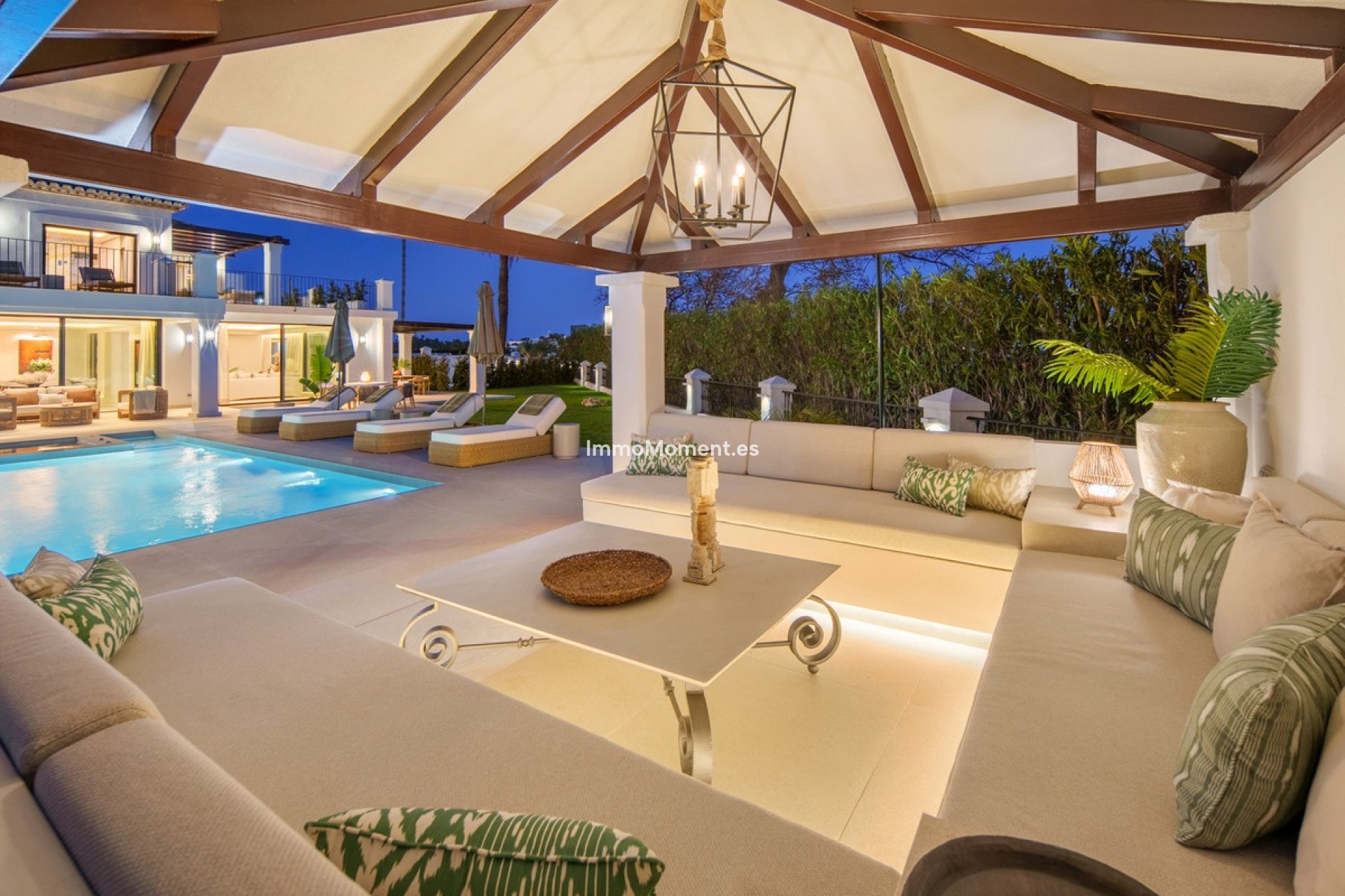 Resale - Detached villa - Marbella - Nueva Andalucía