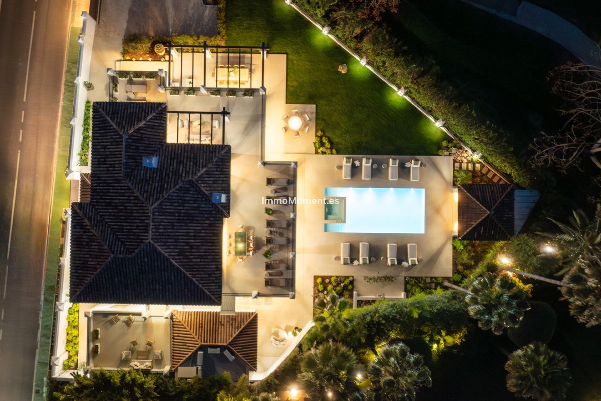 Resale - Detached villa - Marbella - Nueva Andalucía