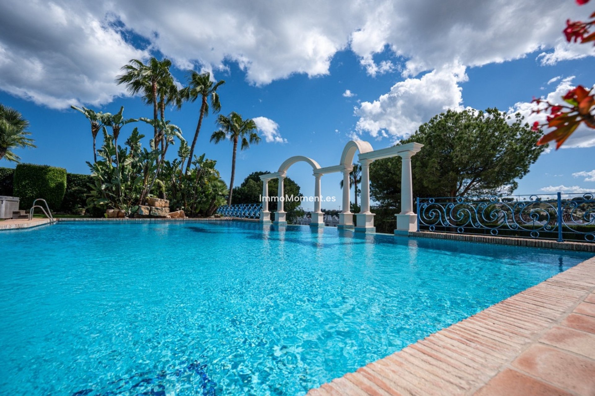 Resale - Detached villa - Marbella - Nueva Andalucía