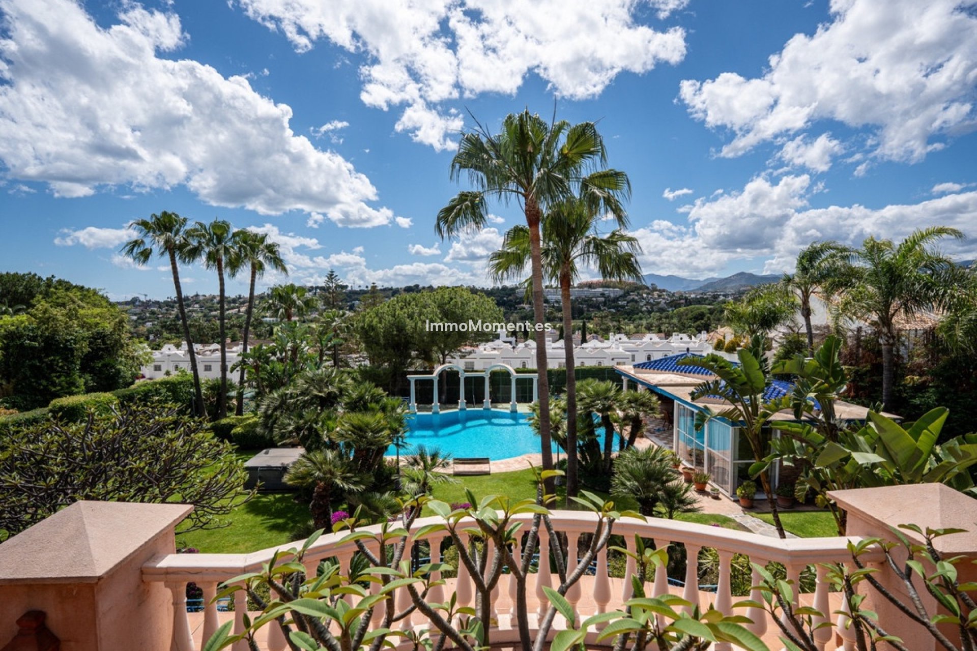 Resale - Detached villa - Marbella - Nueva Andalucía