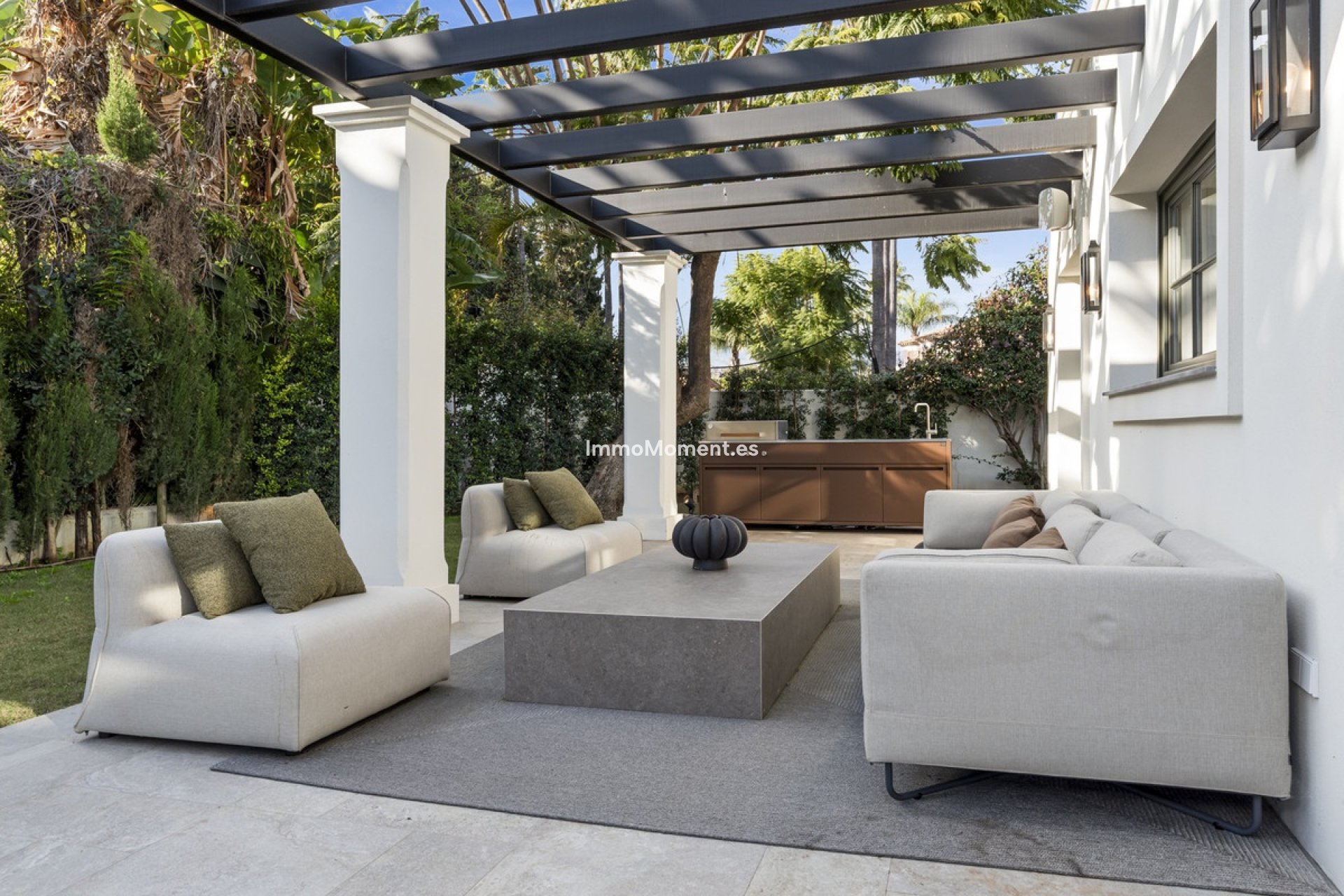 Resale - Detached villa - Marbella - Nueva Andalucía