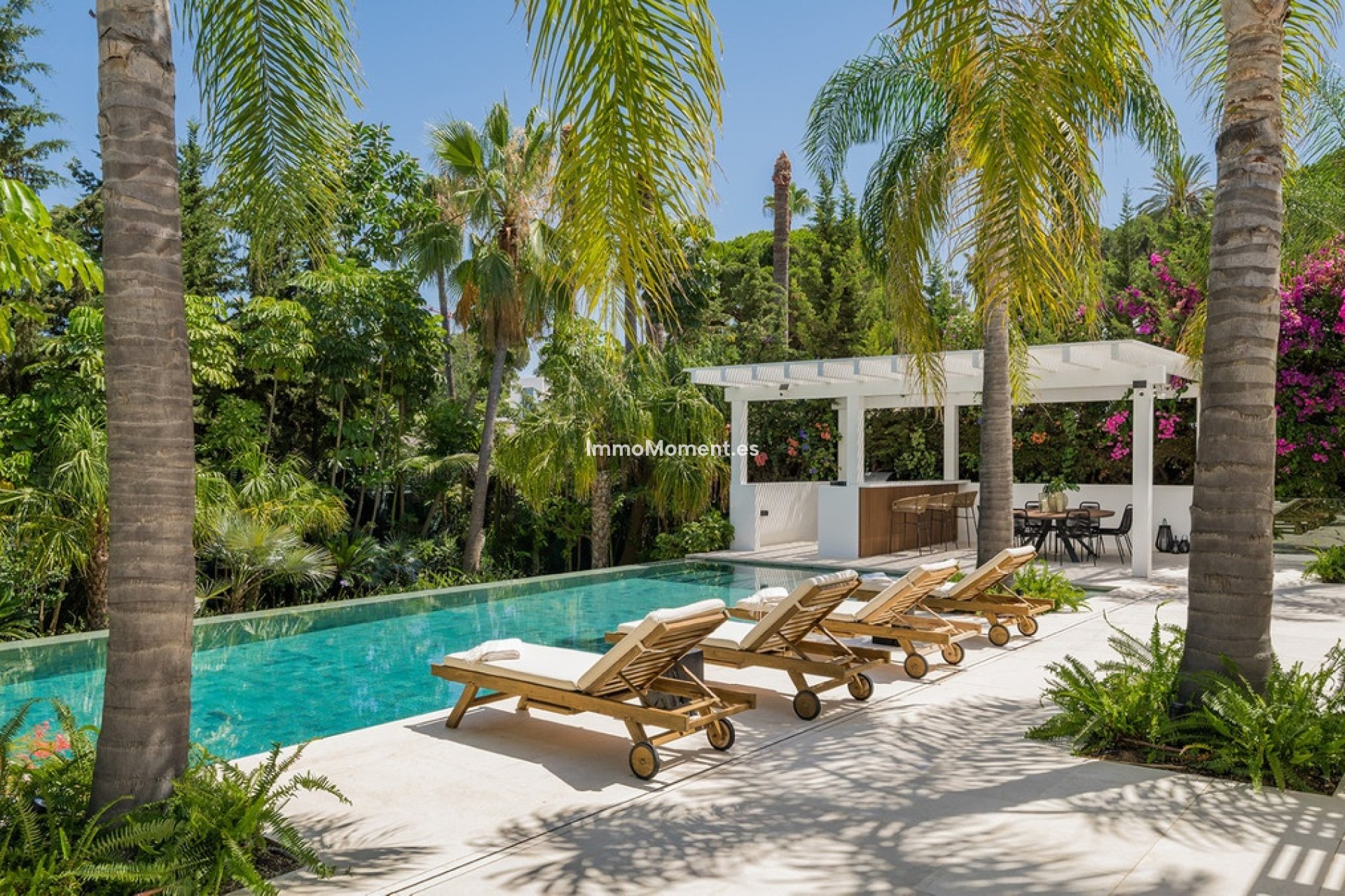 Resale - Detached villa - Marbella - Nueva Andalucía