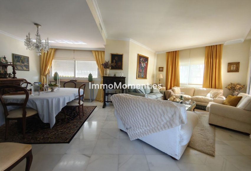 Resale - Detached villa - Marbella - Nueva Andalucía