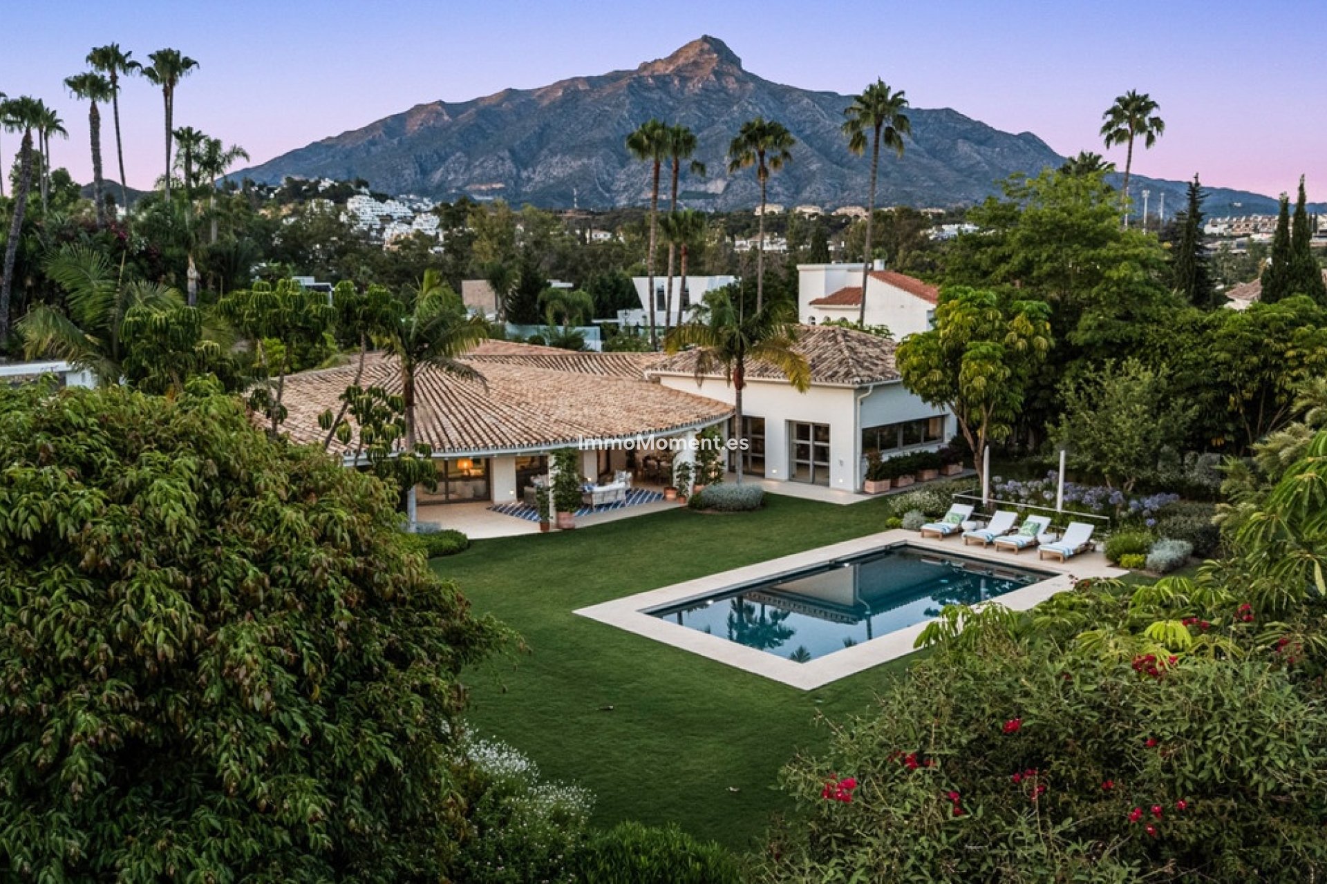 Resale - Detached villa - Marbella - Nueva Andalucía