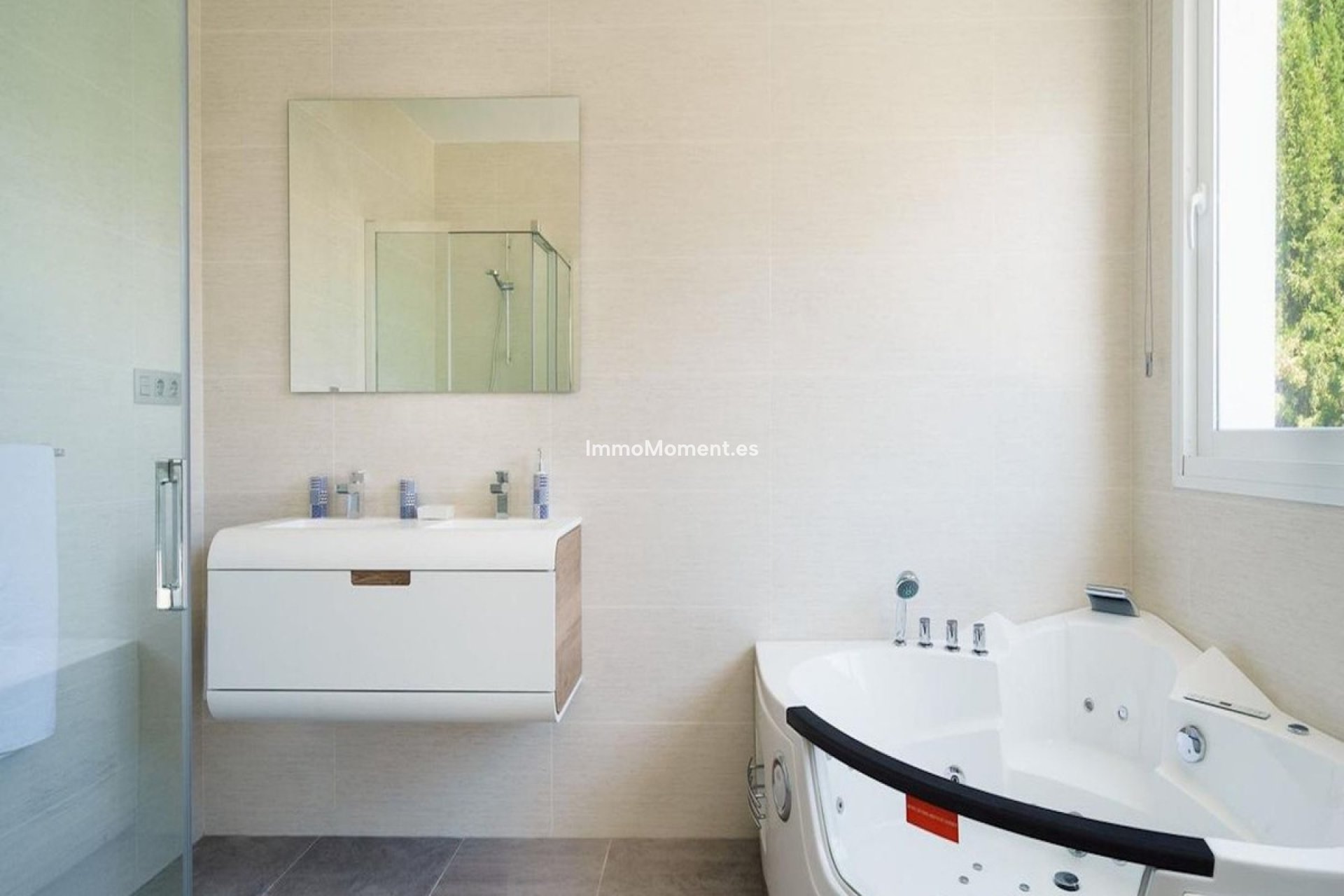 Resale - Detached villa - Marbella - Nueva Andalucía