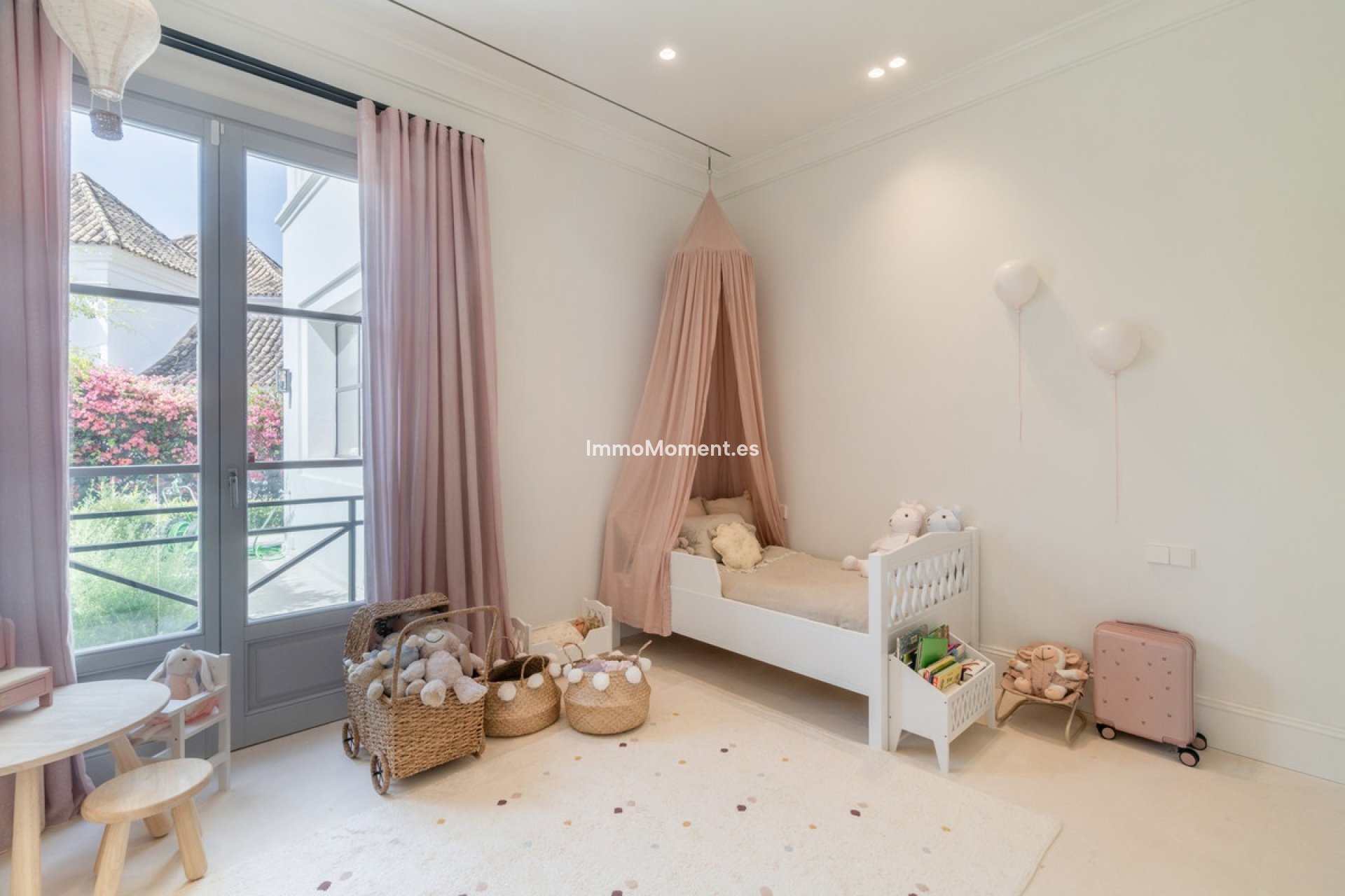 Resale - Detached villa - Marbella - Nueva Andalucía