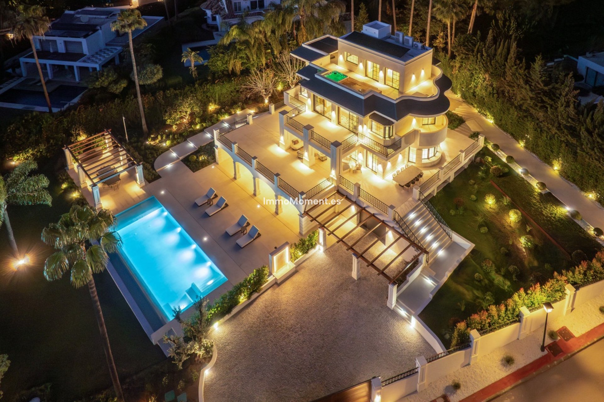 Resale - Detached villa - Marbella - Nueva Andalucía