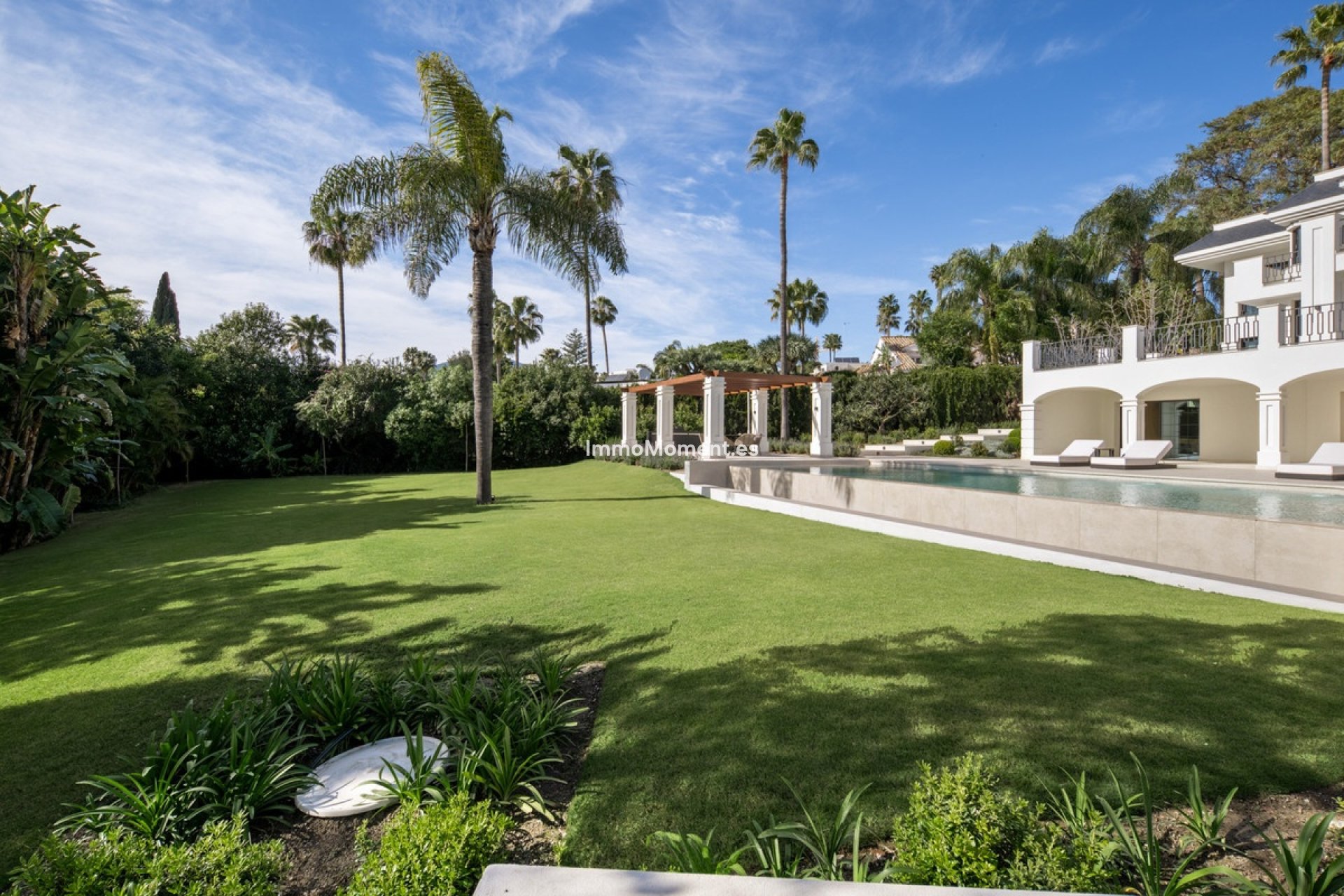 Resale - Detached villa - Marbella - Nueva Andalucía