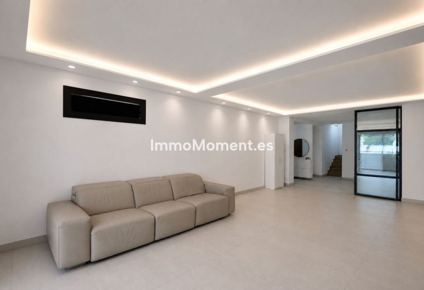 Resale - Detached villa - Marbella - Nueva Andalucía