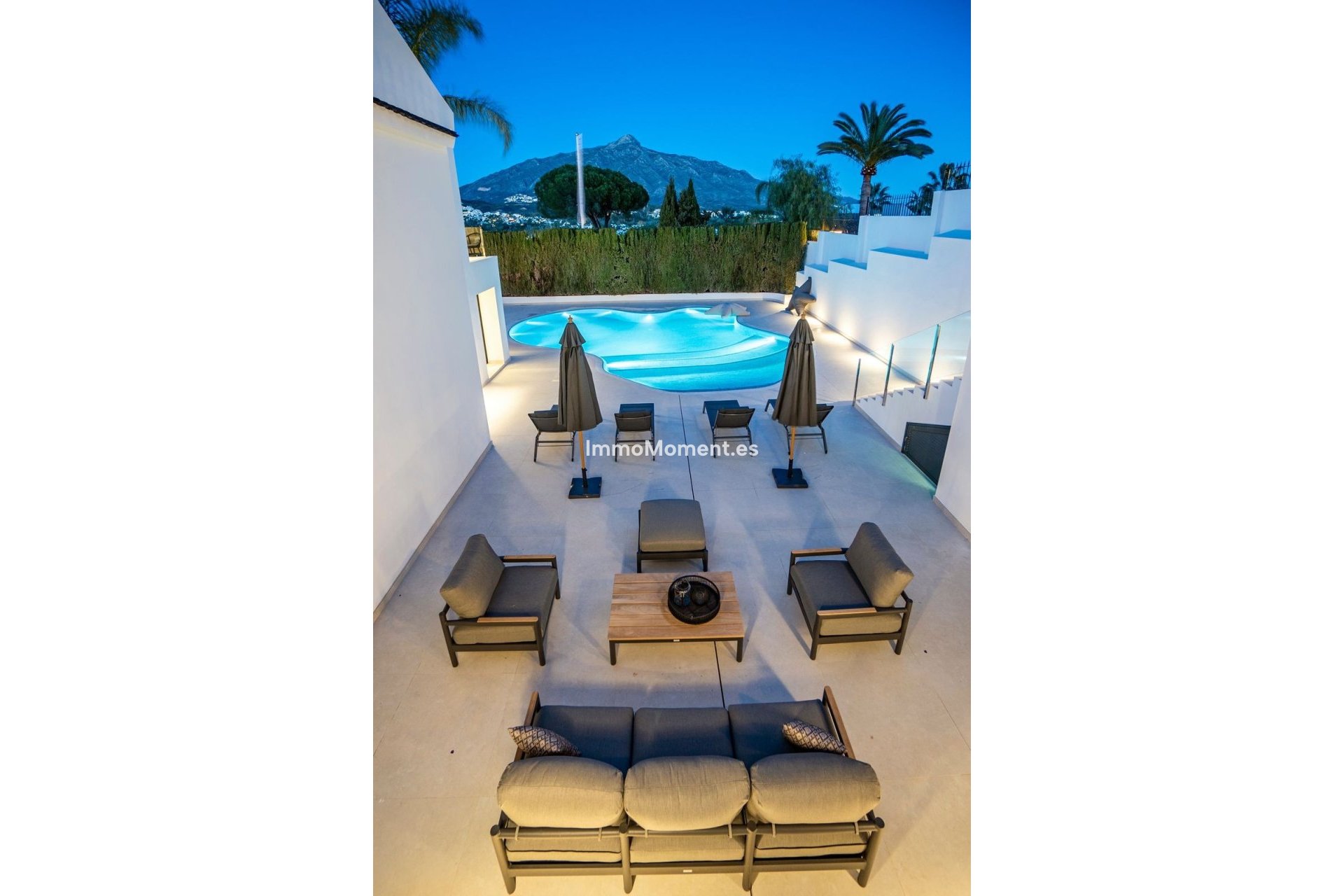 Resale - Detached villa - Marbella - Nueva Andalucía