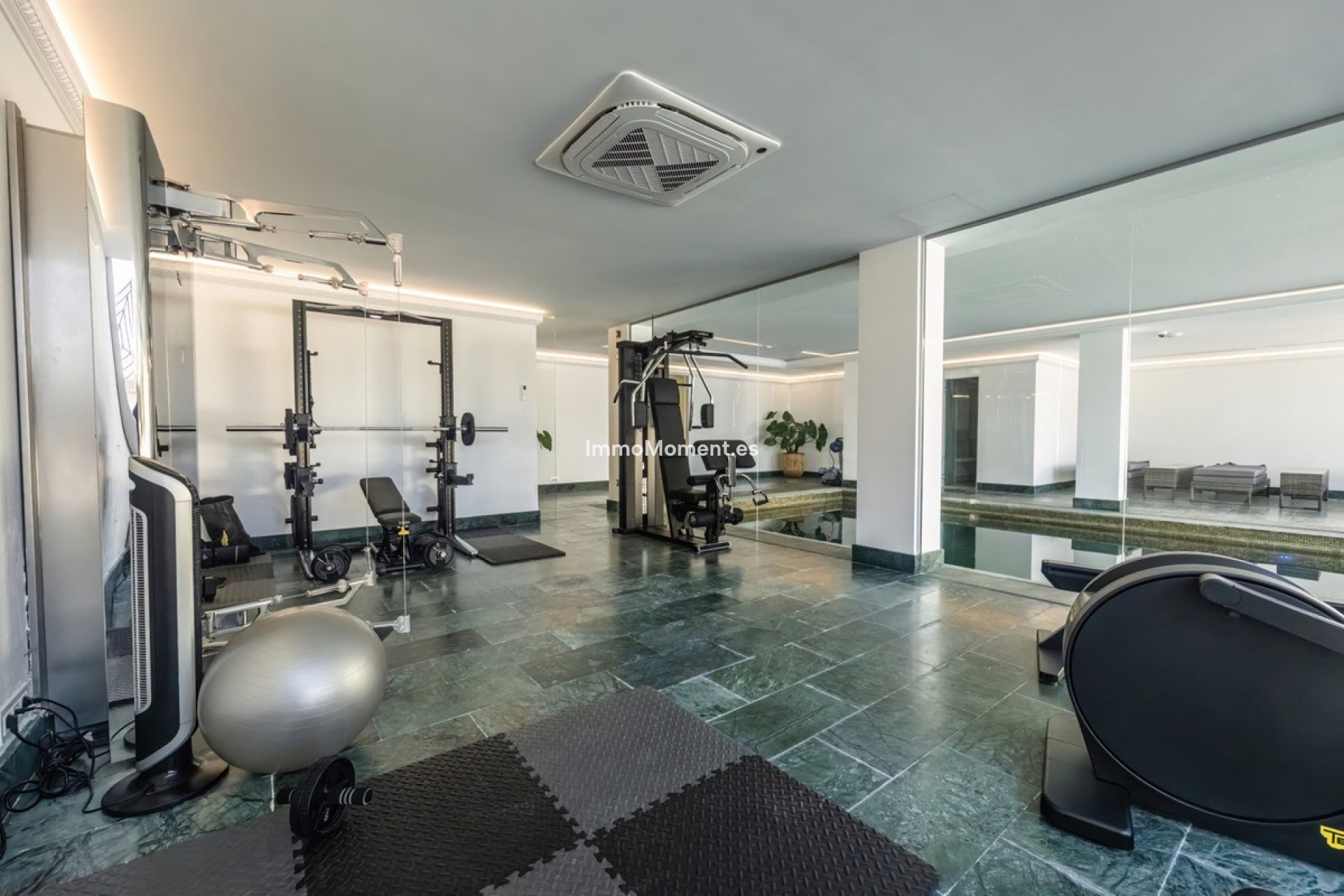 Resale - Detached villa - Marbella - Sierra Blanca