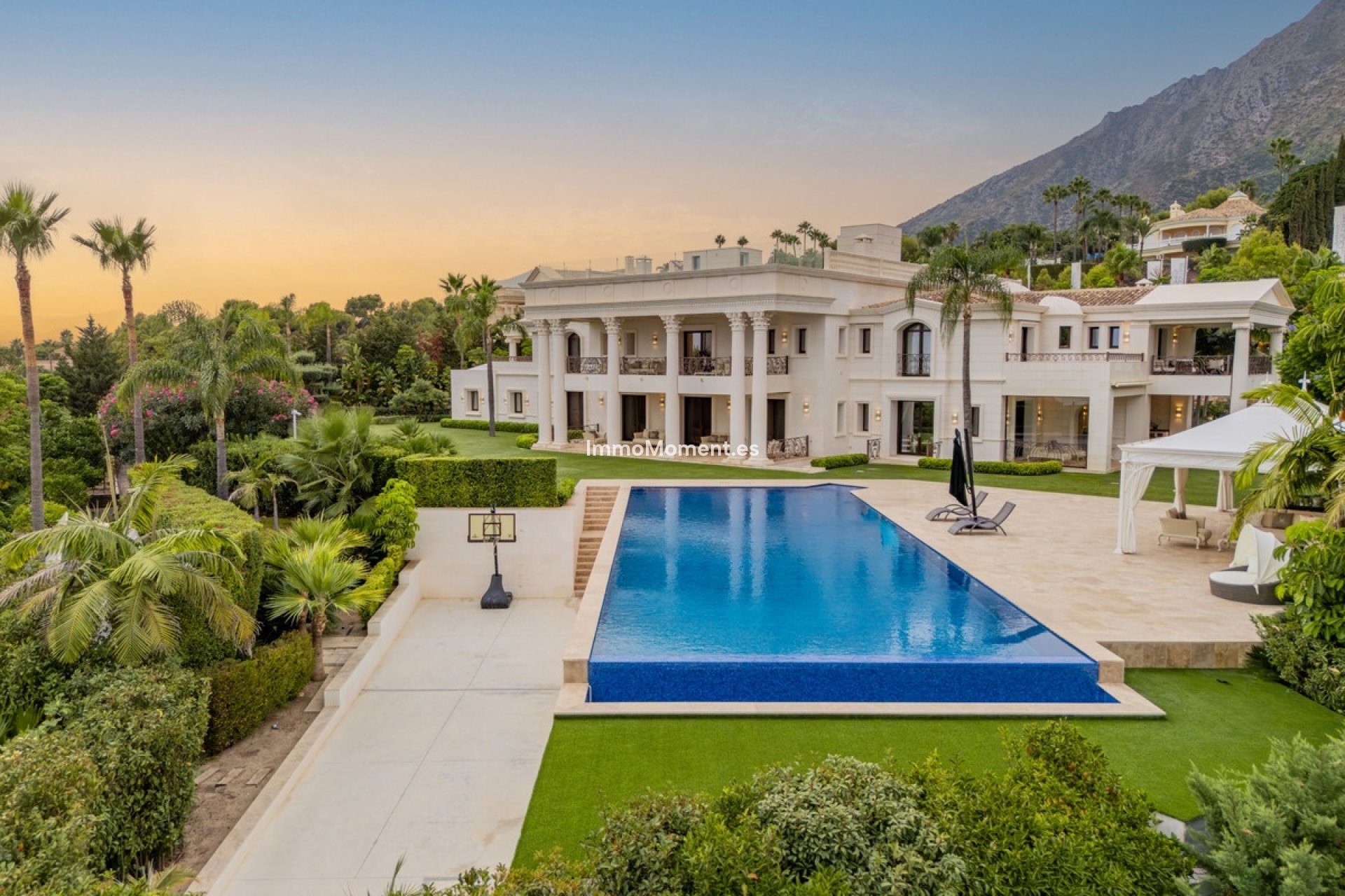 Resale - Detached villa - Marbella - Sierra Blanca