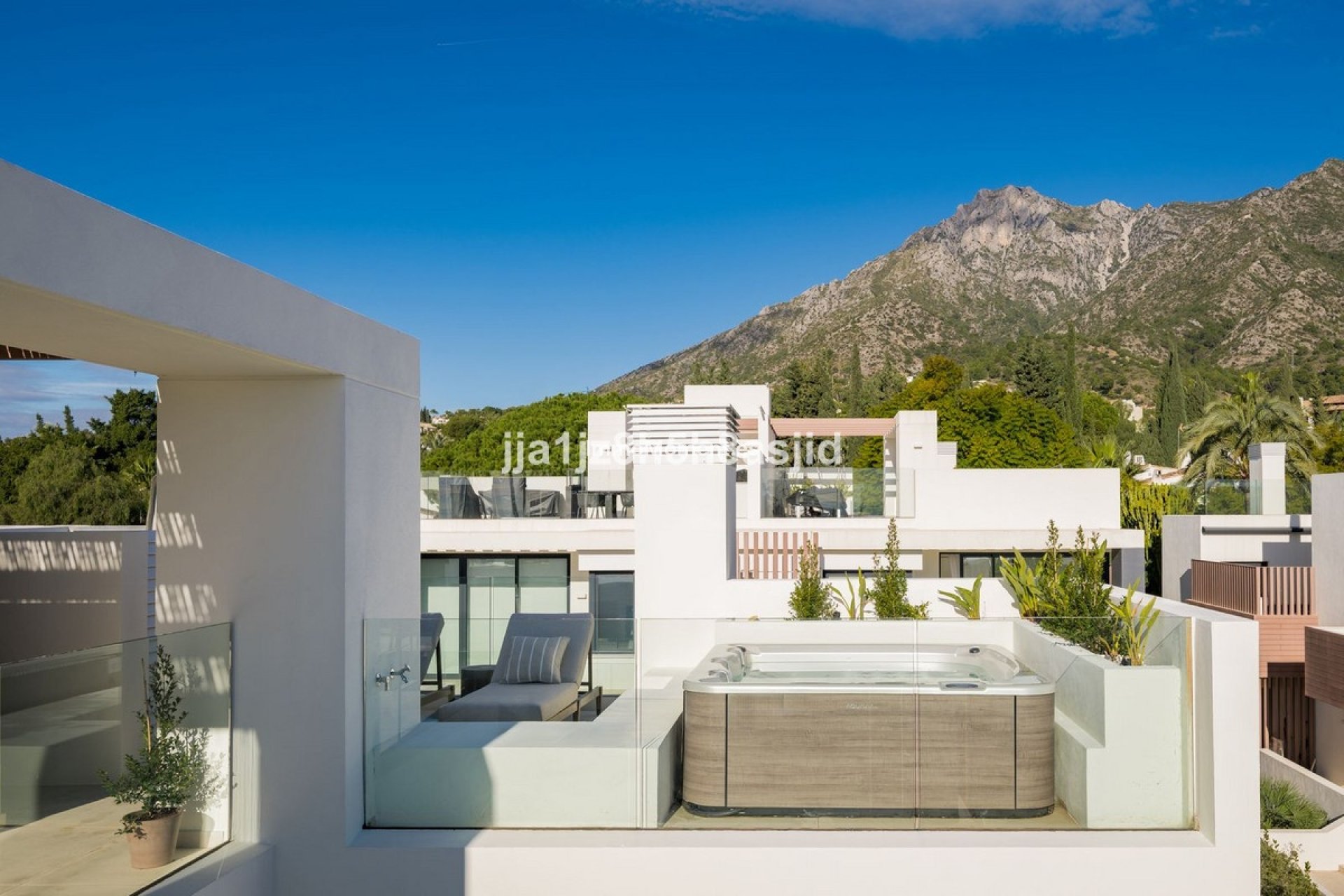 Resale - Detached villa - Marbella - Sierra Blanca