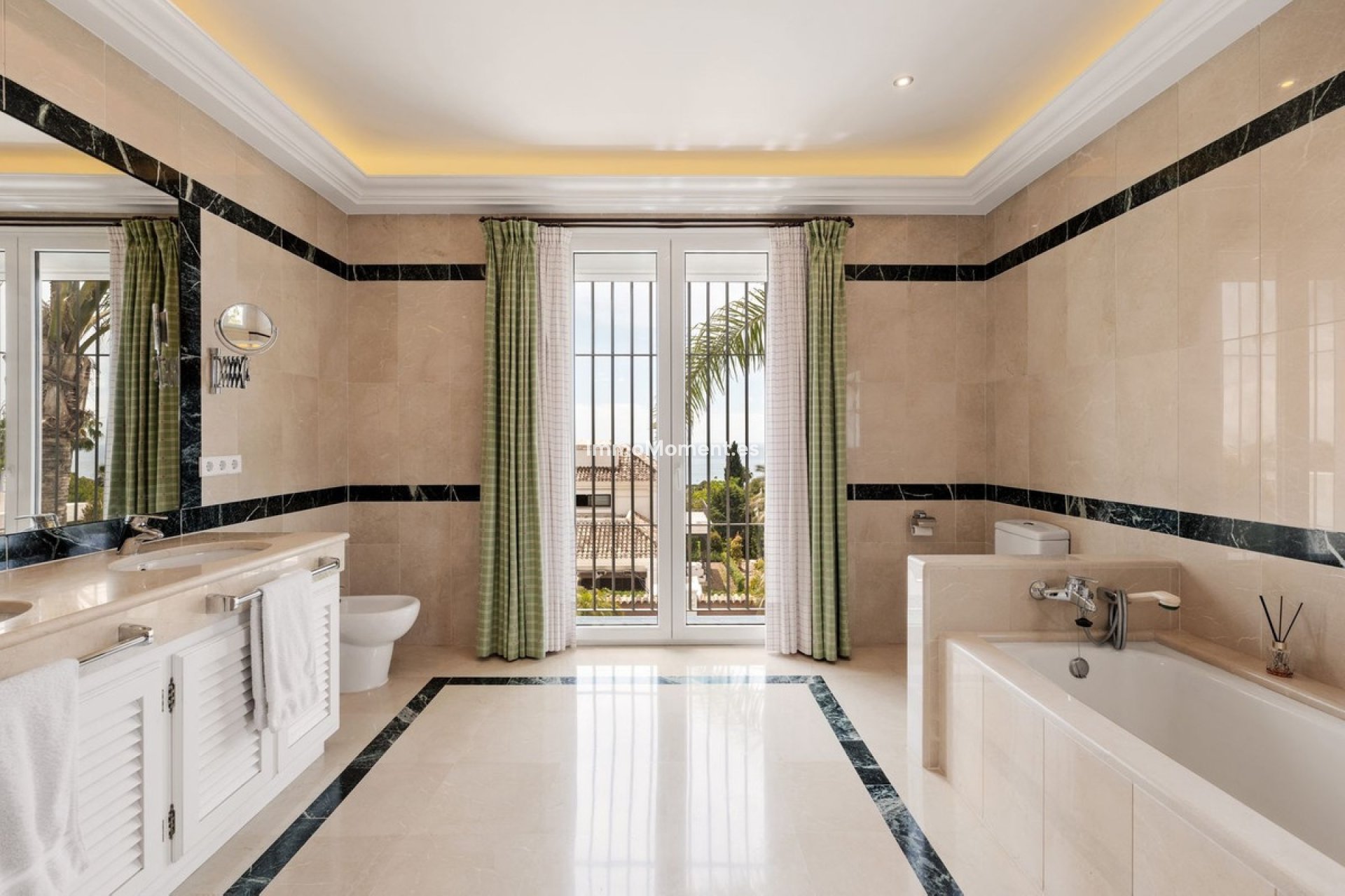 Resale - Detached villa - Marbella - Sierra Blanca