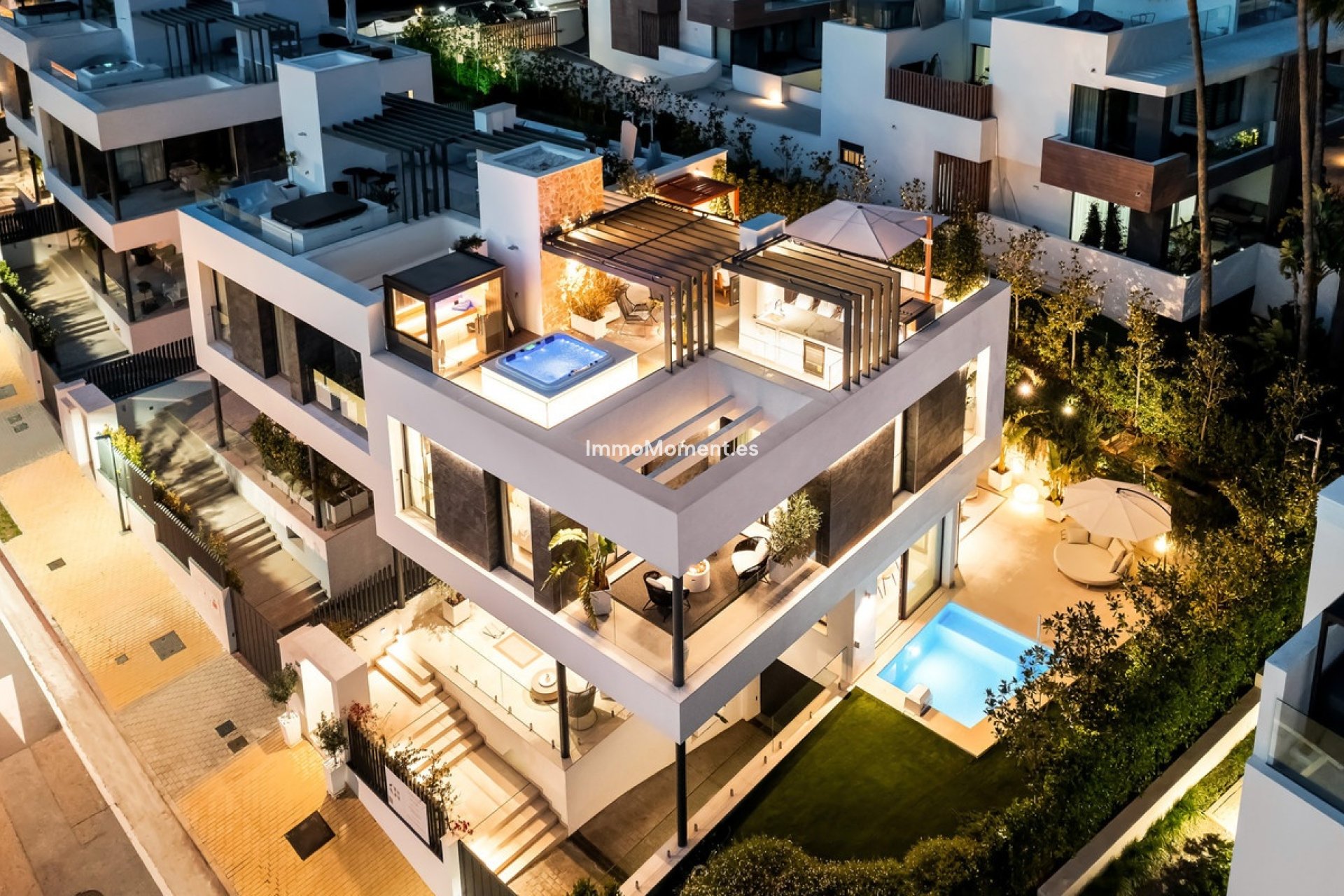 Resale - Detached villa - Marbella - Sierra Blanca