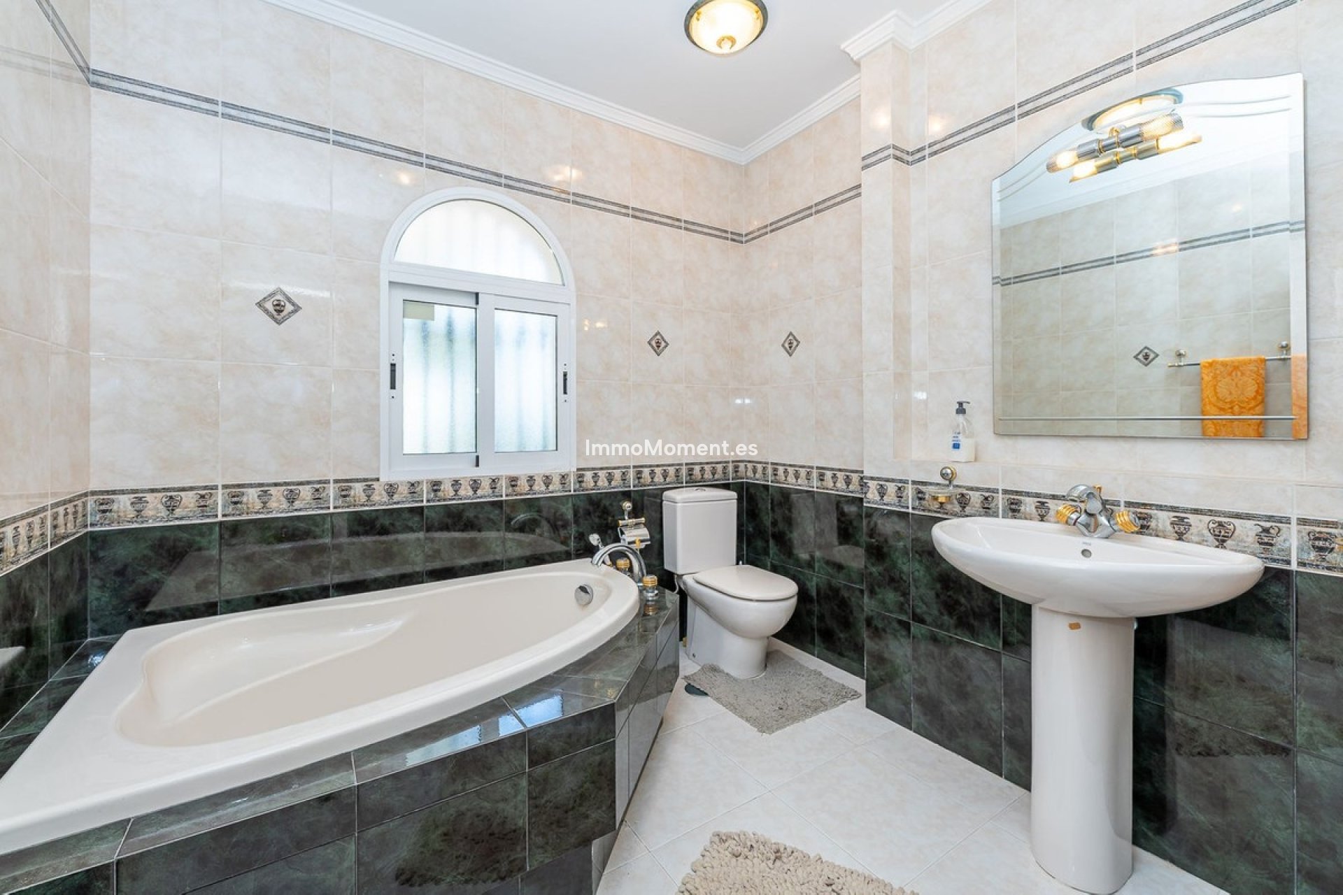 Resale - Detached villa - Mijas Costa - El Chaparral