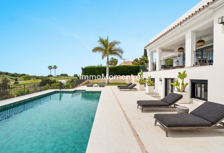 Resale - Detached villa - New Golden Mile