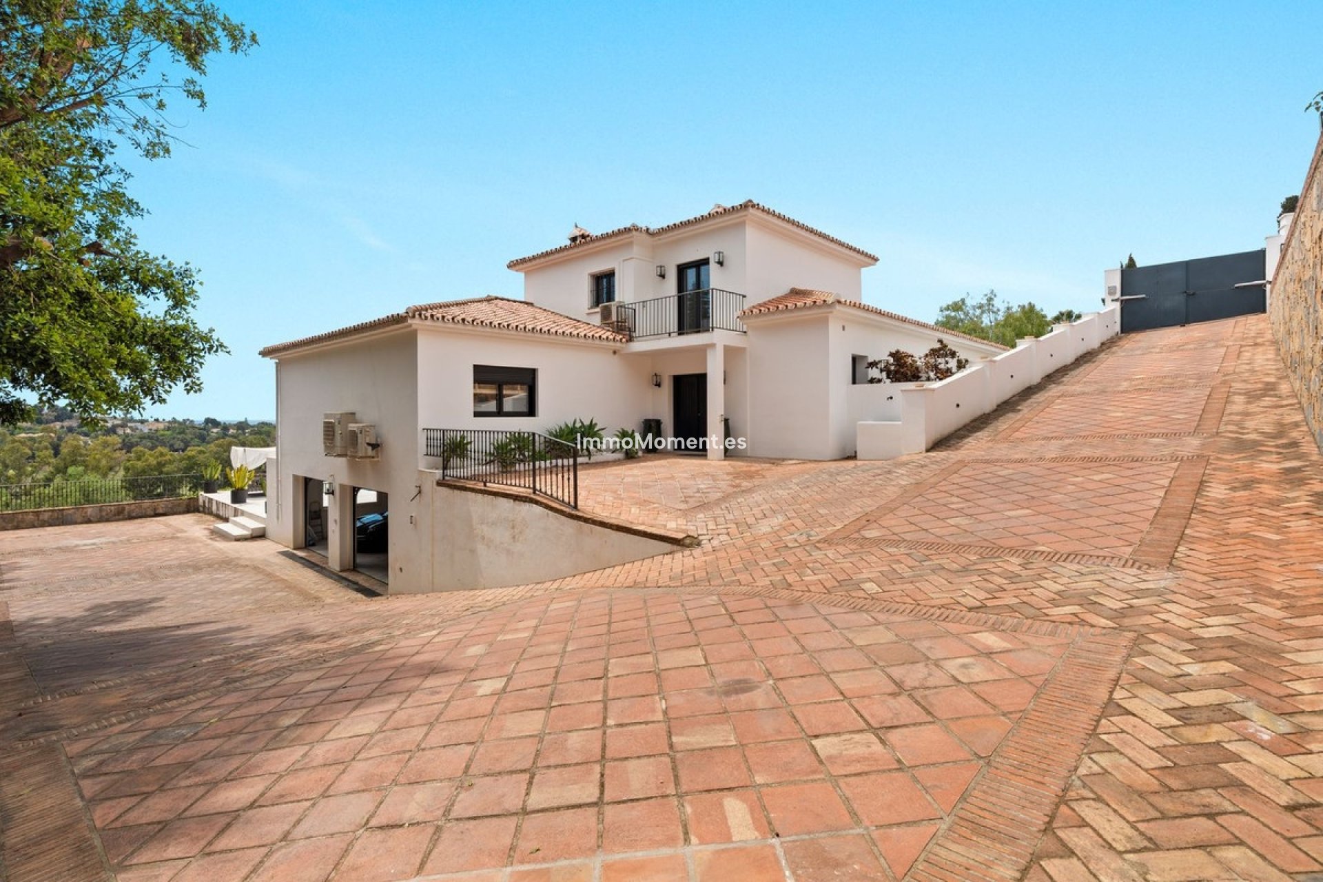 Resale - Detached villa - New Golden Mile