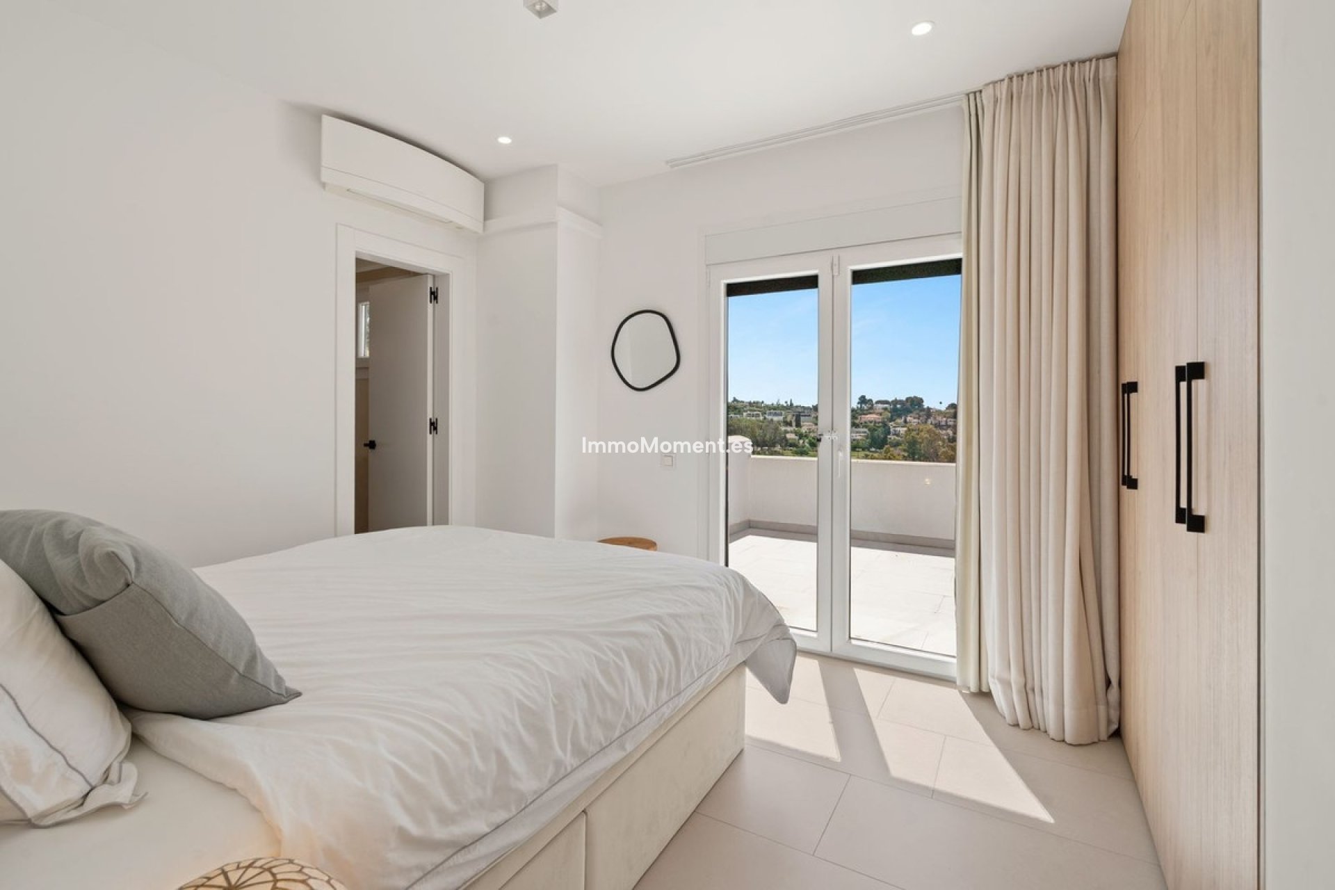 Resale - Detached villa - New Golden Mile