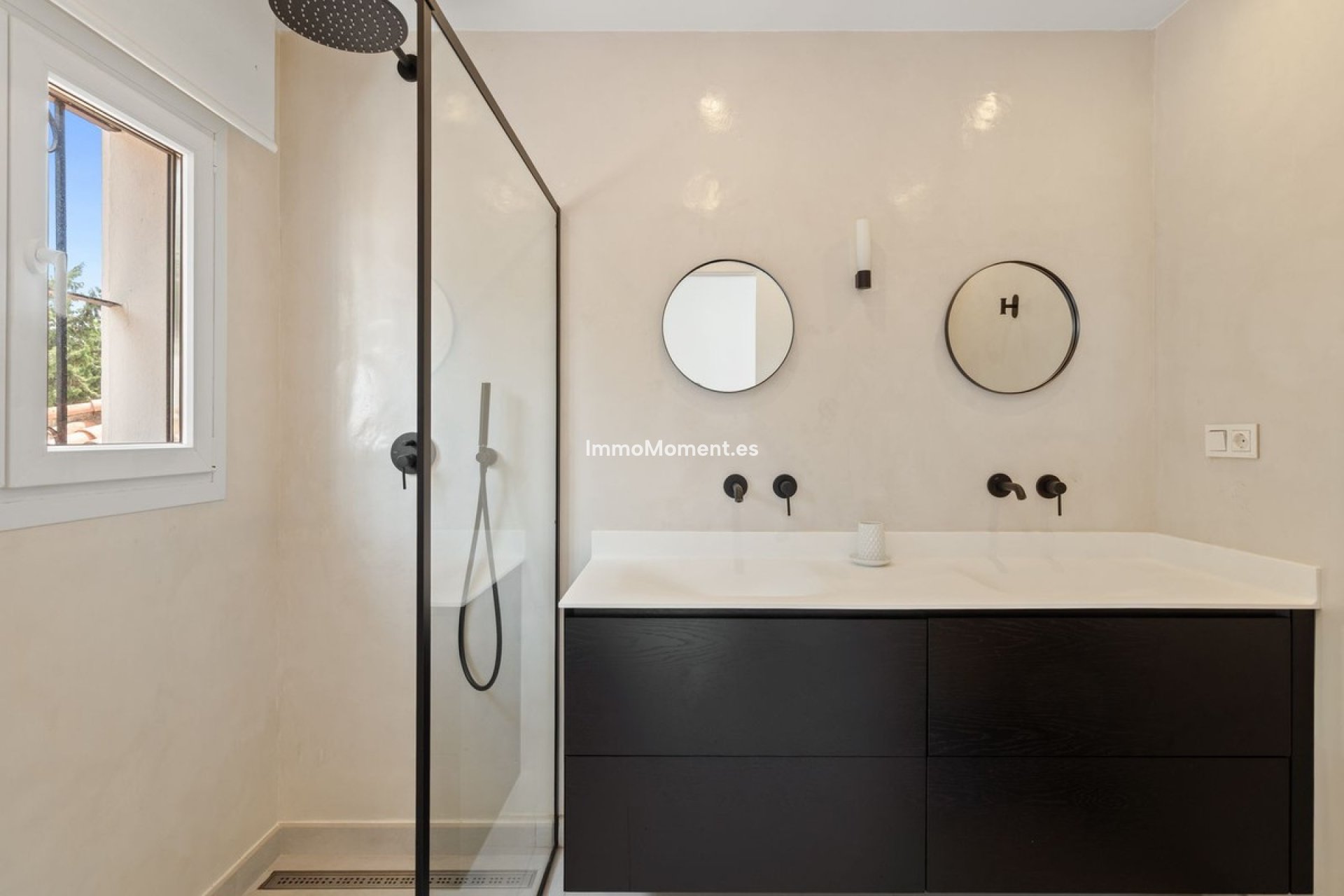 Resale - Detached villa - New Golden Mile