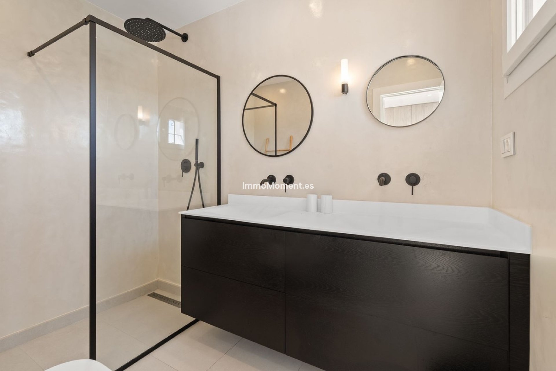 Resale - Detached villa - New Golden Mile
