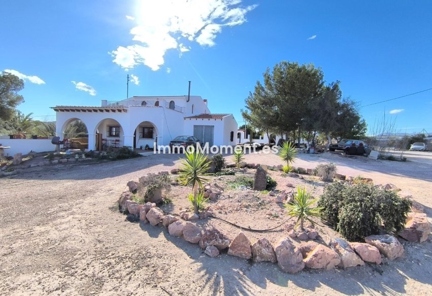 Resale - Detached villa - Novelda - Novelda Centro