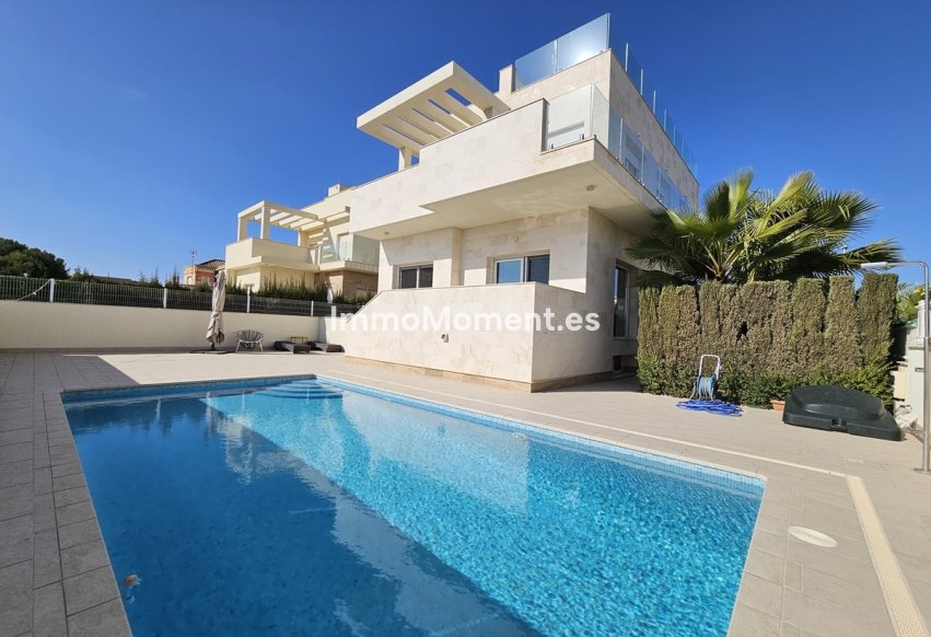 Resale - Detached villa - Orihuela Costa - Cabo roig - La Zenia