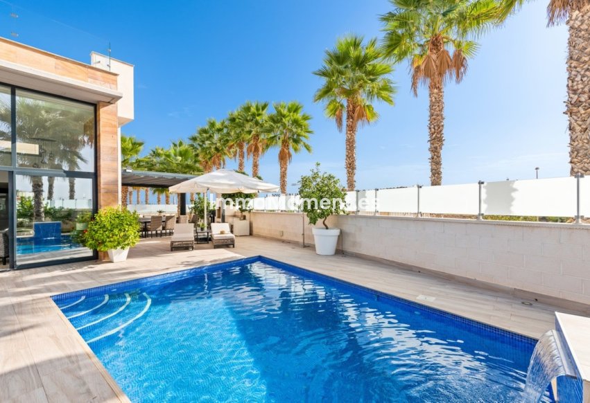 Resale - Detached villa - Orihuela Costa - Cabo roig - La Zenia