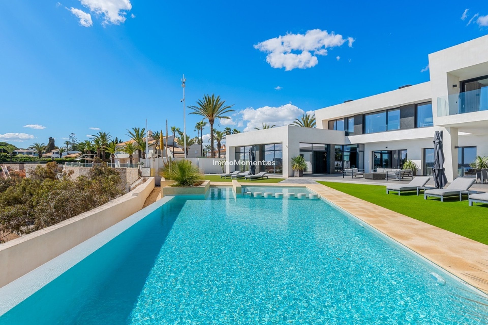Resale - Detached villa - Orihuela Costa - Cabo roig - La Zenia