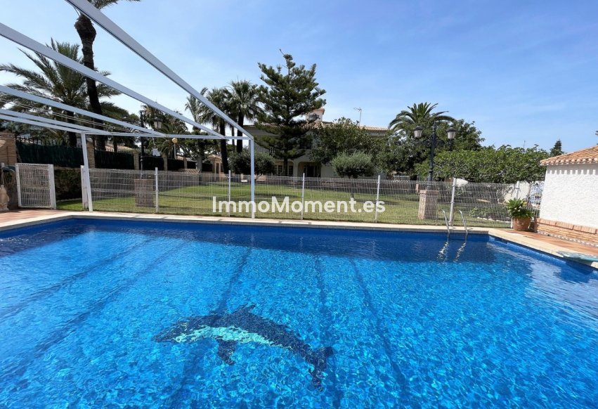 Resale - Detached villa - Orihuela Costa - Cabo roig - La Zenia