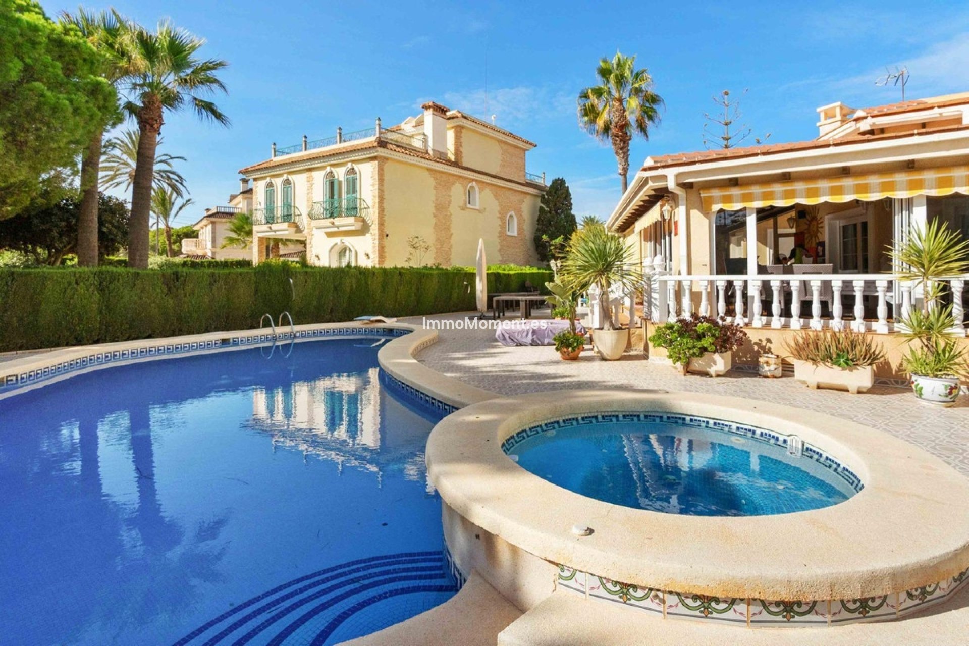 Resale - Detached villa - Orihuela Costa - Cabo roig - La Zenia