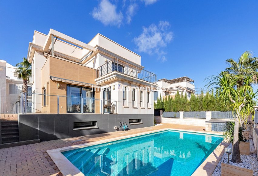 Resale - Detached villa - Orihuela Costa - Cabo roig - La Zenia