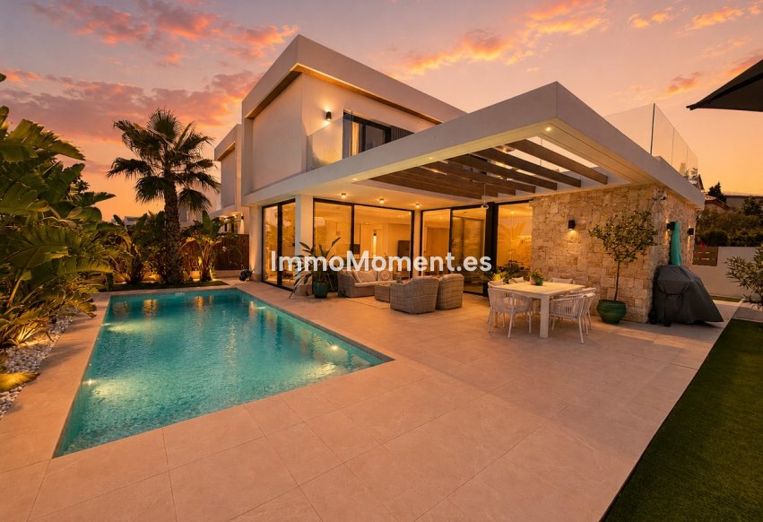Resale - Detached villa - Orihuela Costa - Cabo roig - La Zenia