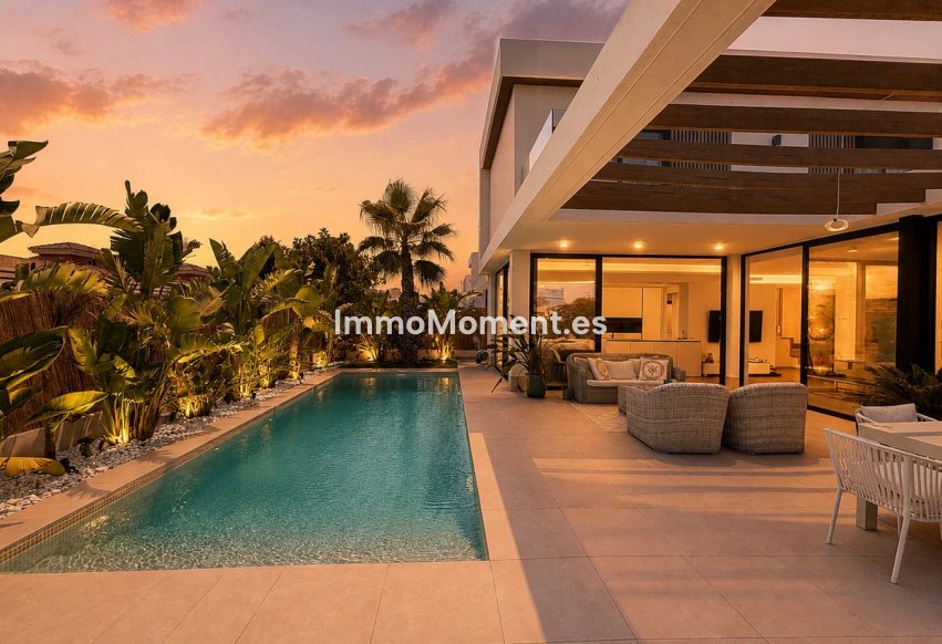 Resale - Detached villa - Orihuela Costa - Cabo roig - La Zenia