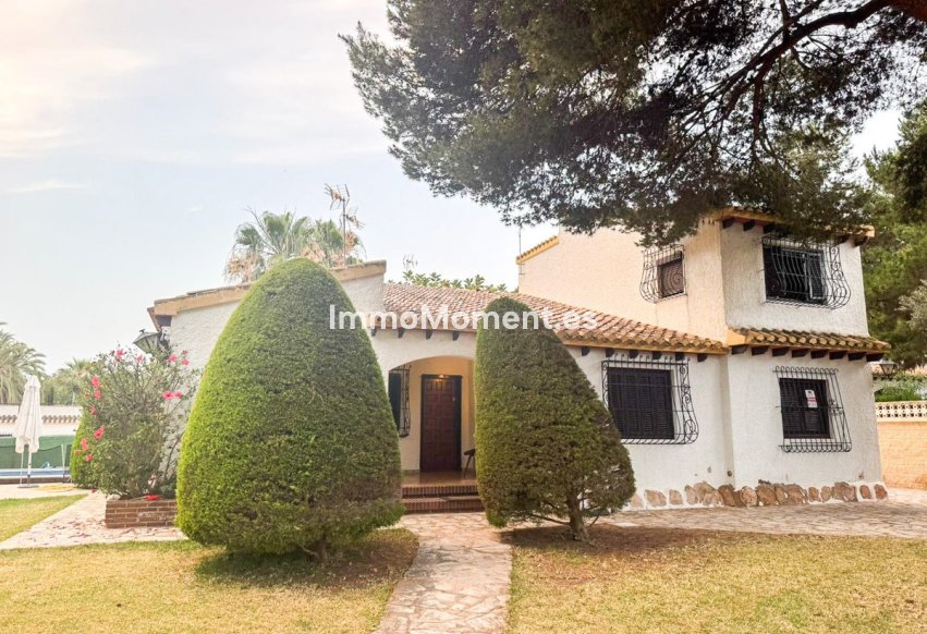 Resale - Detached villa - Orihuela Costa - Punta Prima