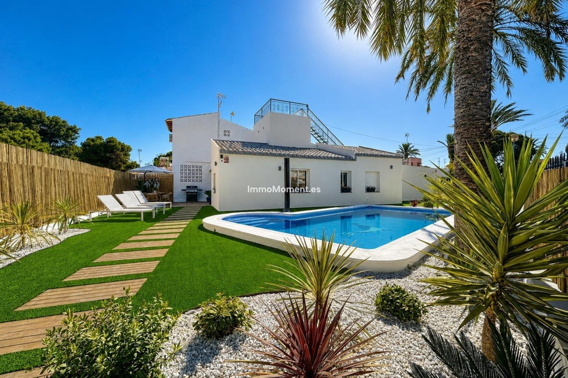 Resale - Detached villa - Orihuela Costa - Punta Prima