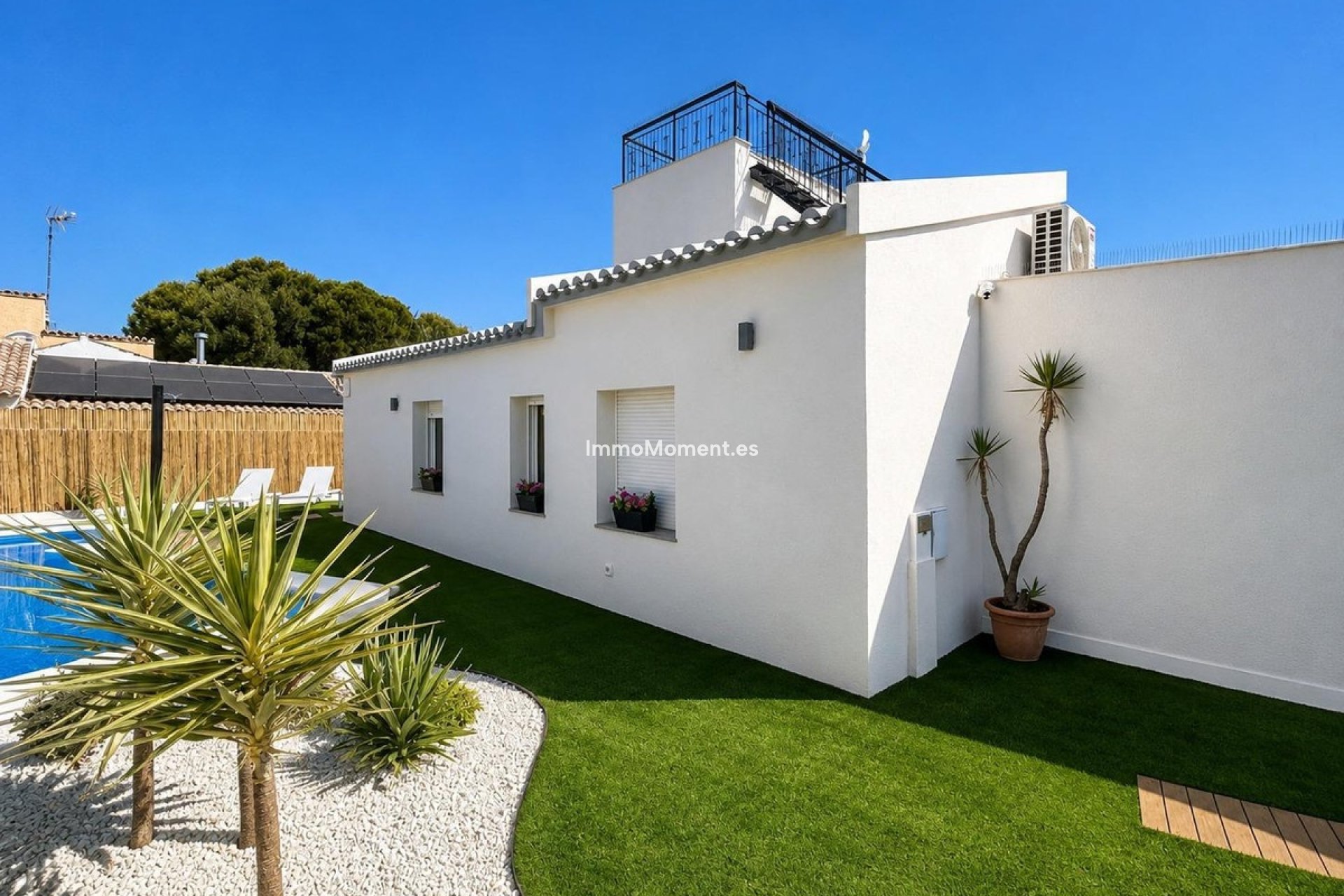 Resale - Detached villa - Orihuela Costa - Punta Prima