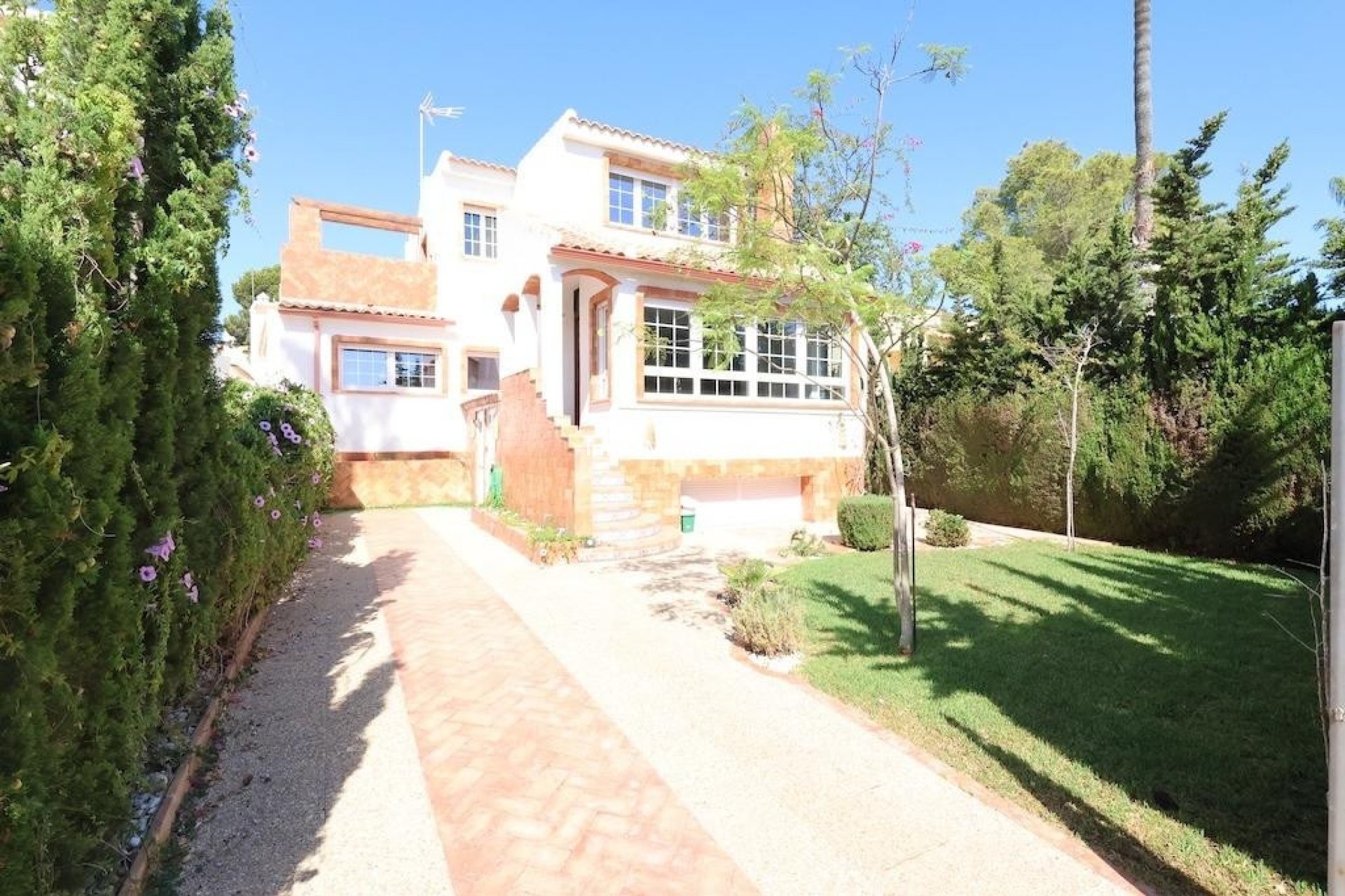 Resale - Detached villa - Orihuela Costa - Villamartín