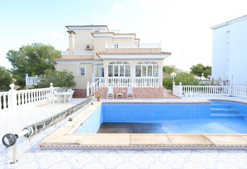 Resale - Detached villa - Orihuela Costa