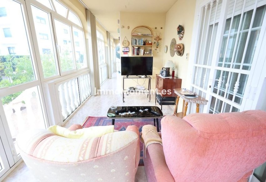 Resale - Detached villa - Orihuela Costa